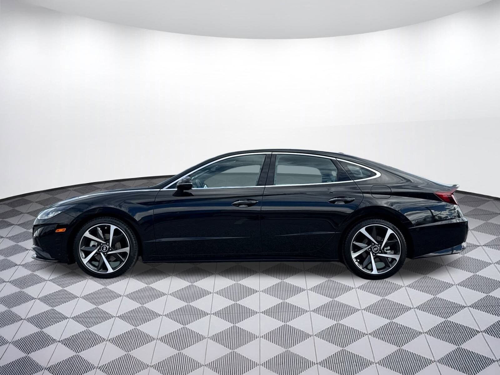 2023 Hyundai Sonata SEL Plus photo 2