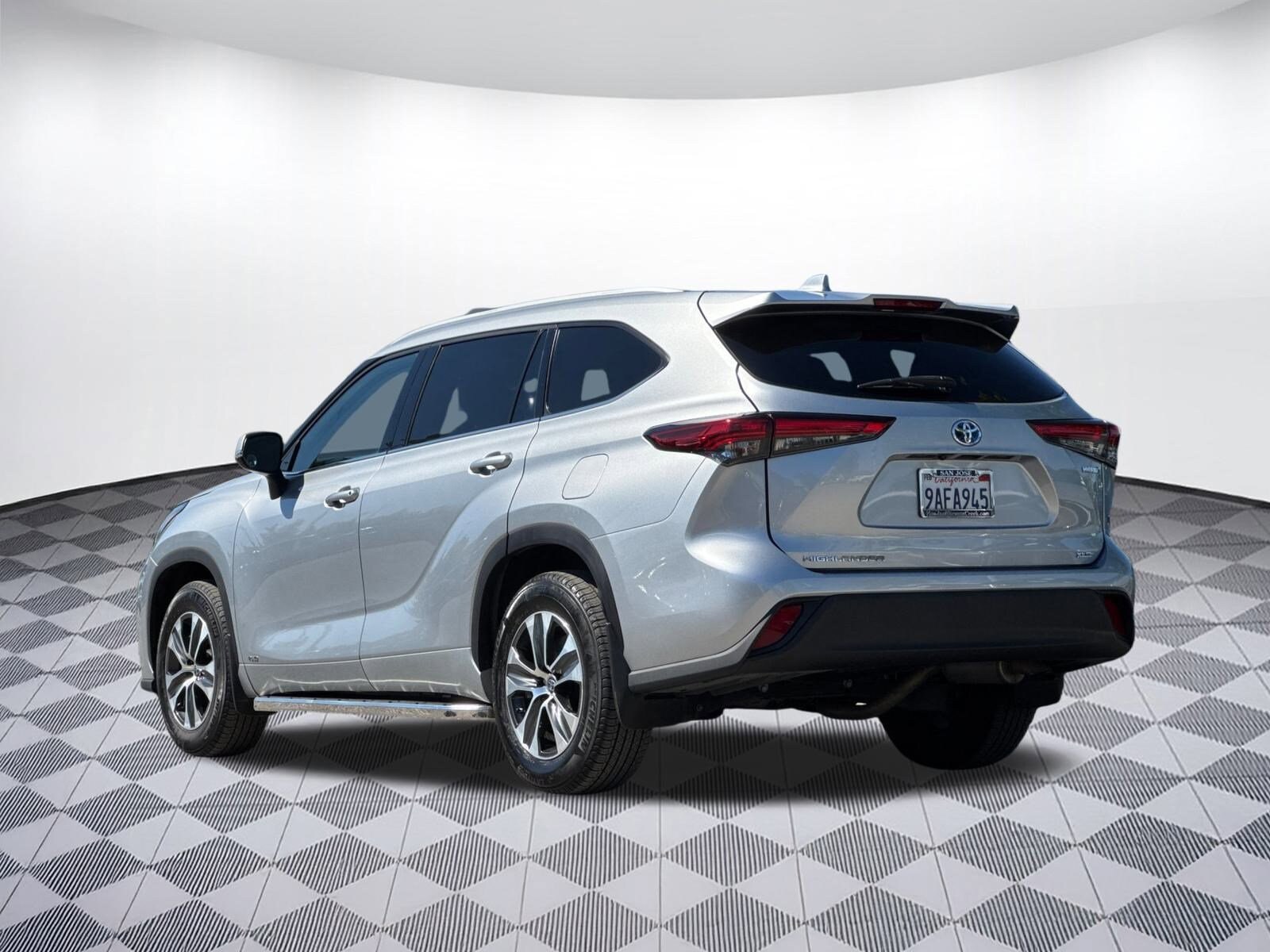 2022 Toyota Highlander Hybrid XLE photo 3