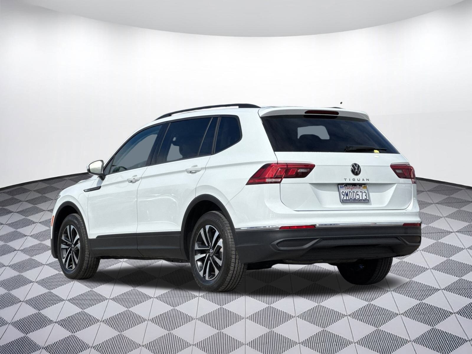2024 Volkswagen Tiguan S photo 2