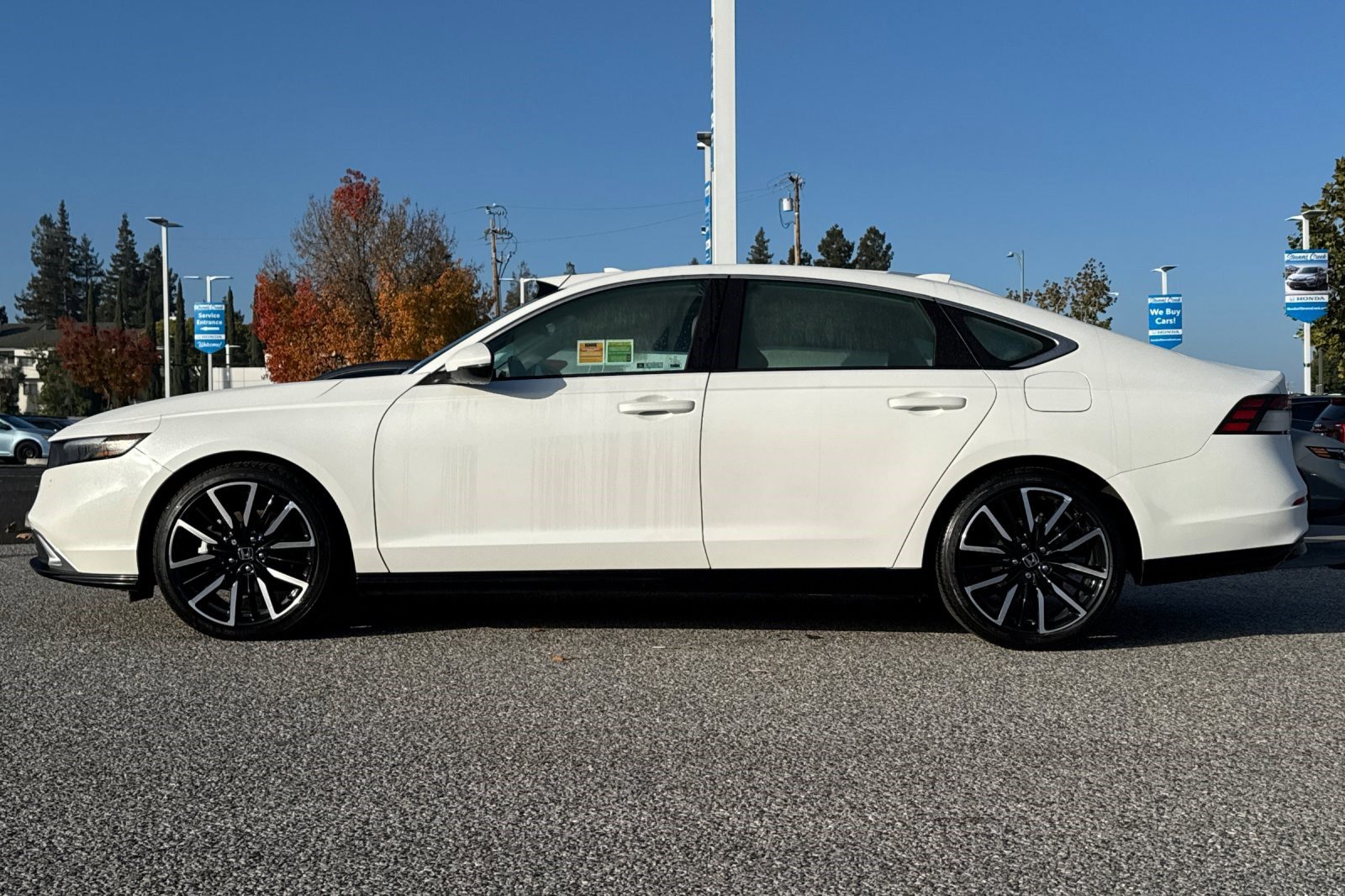 2023 Honda Accord Hybrid Touring photo 2