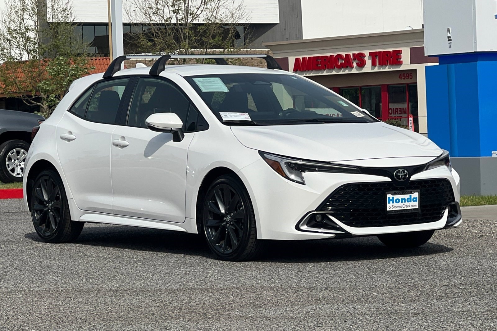 2024 Toyota Corolla Hatchback XSE photo 5