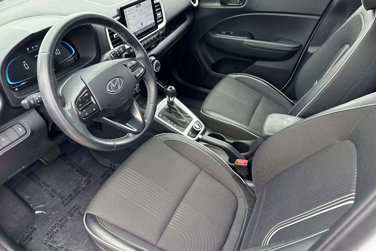2023 Hyundai Venue Limited photo 4