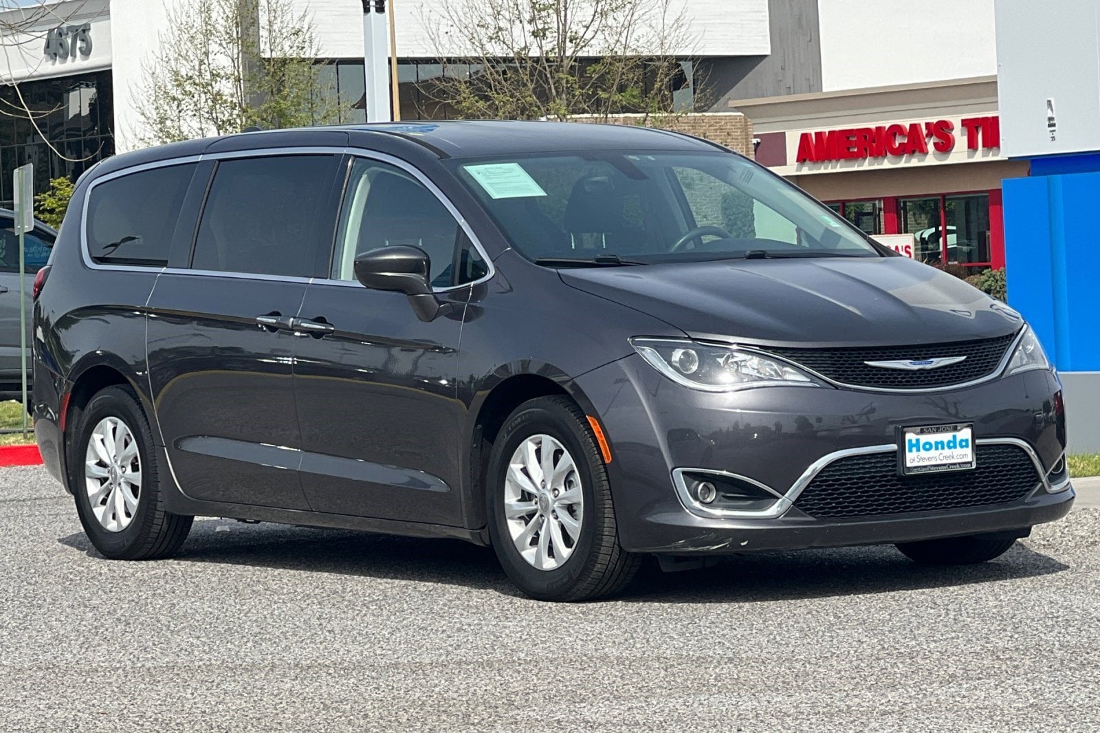 2018 Chrysler Pacifica Touring Plus photo 5
