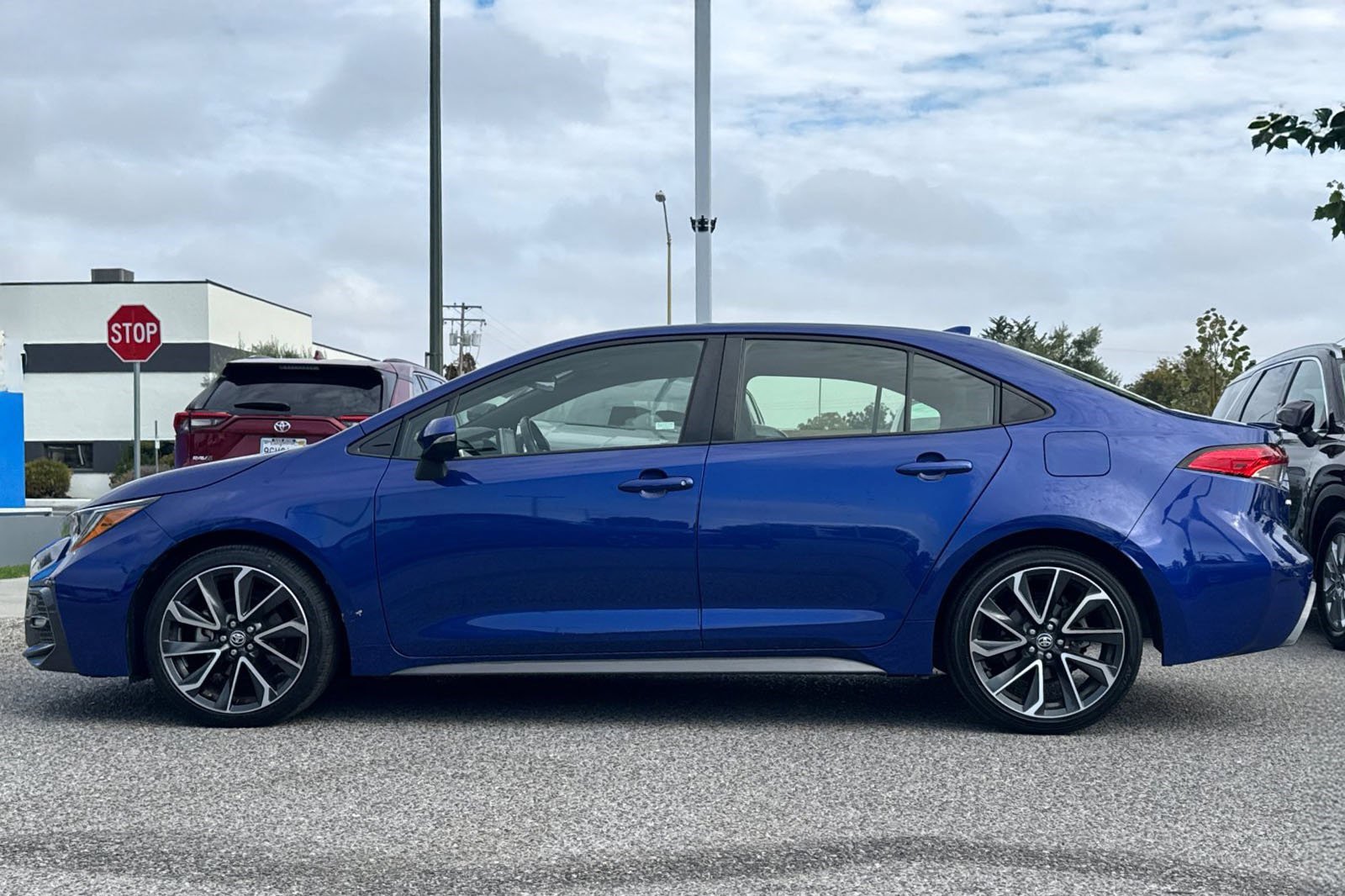 2020 Toyota Corolla SE photo 2