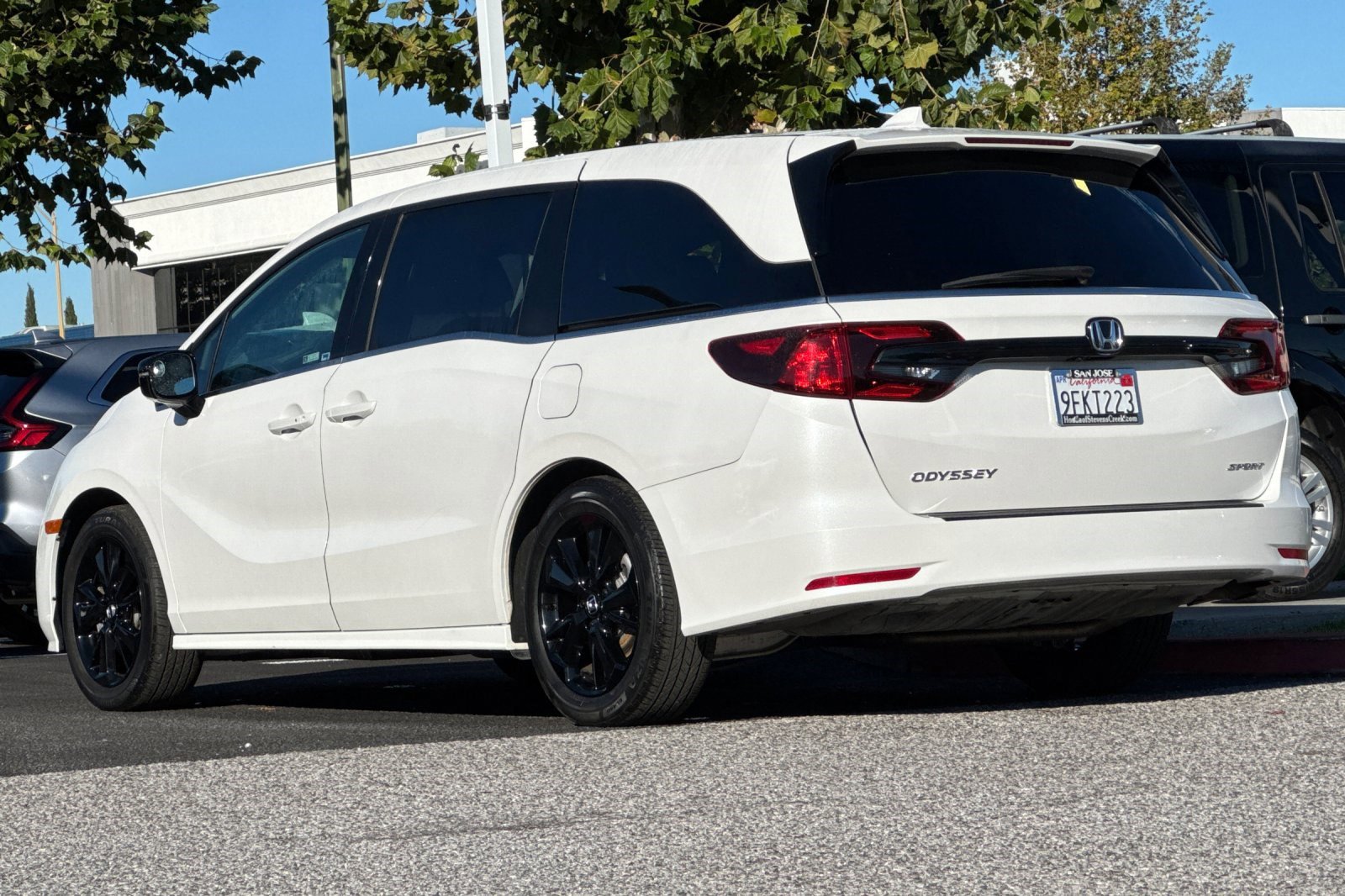 2023 Honda Odyssey Sport photo 3