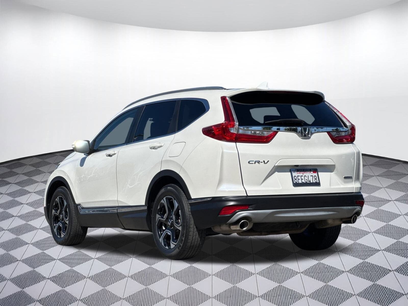 2018 Honda CR-V Touring photo 3