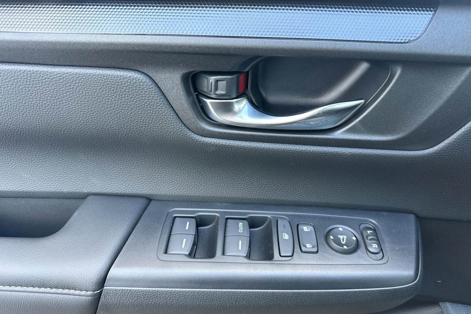 2026 Honda CR-V LX - Photo 26