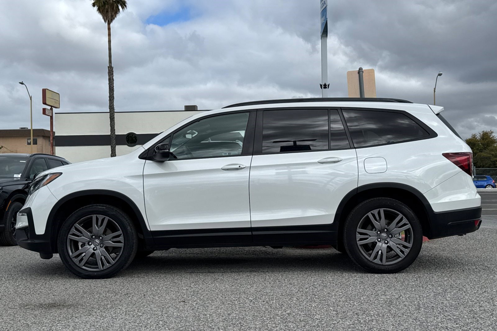 2022 Honda Pilot Sport photo 2