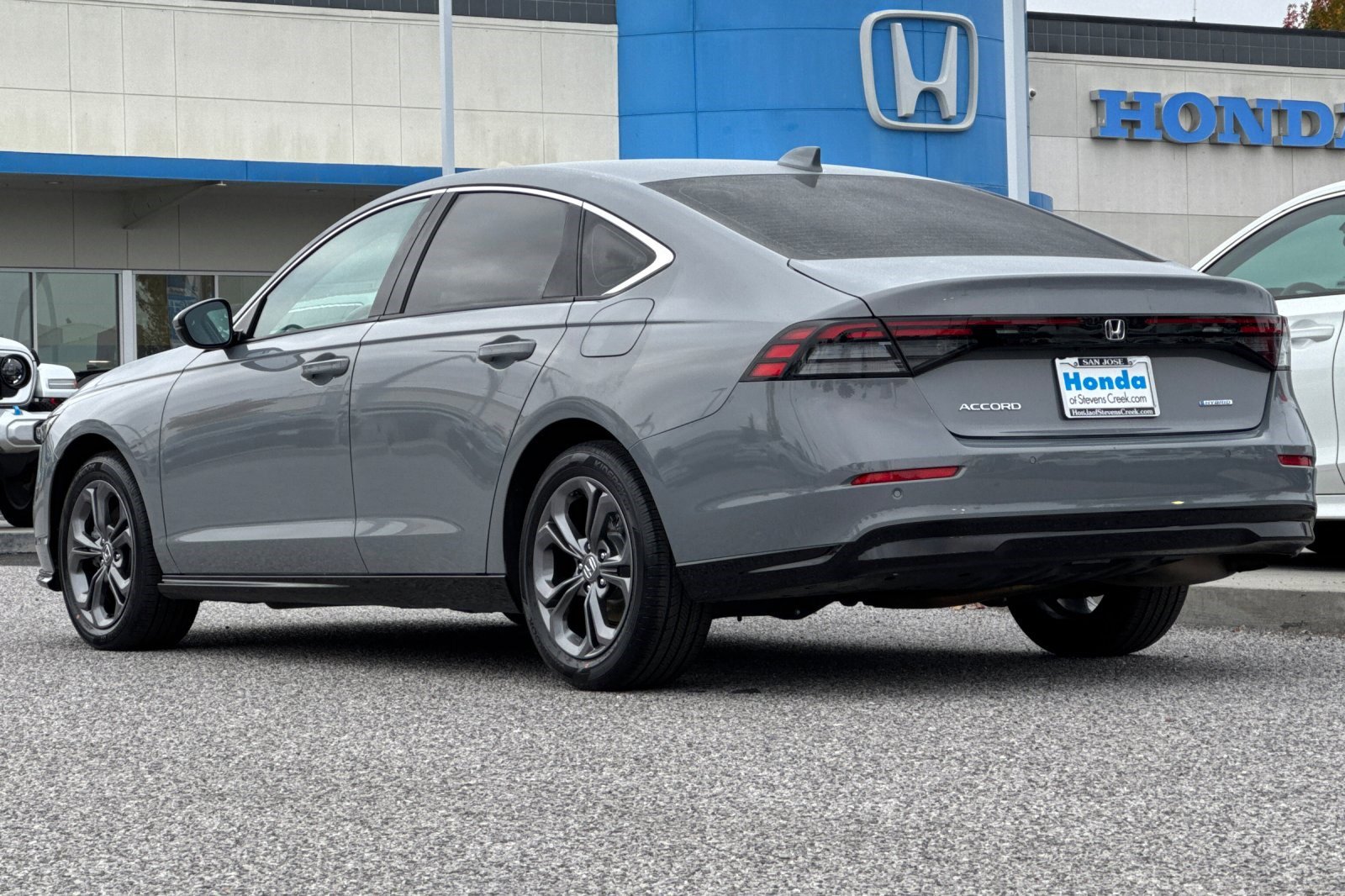 2024 Honda Accord Hybrid EX-L photo 2