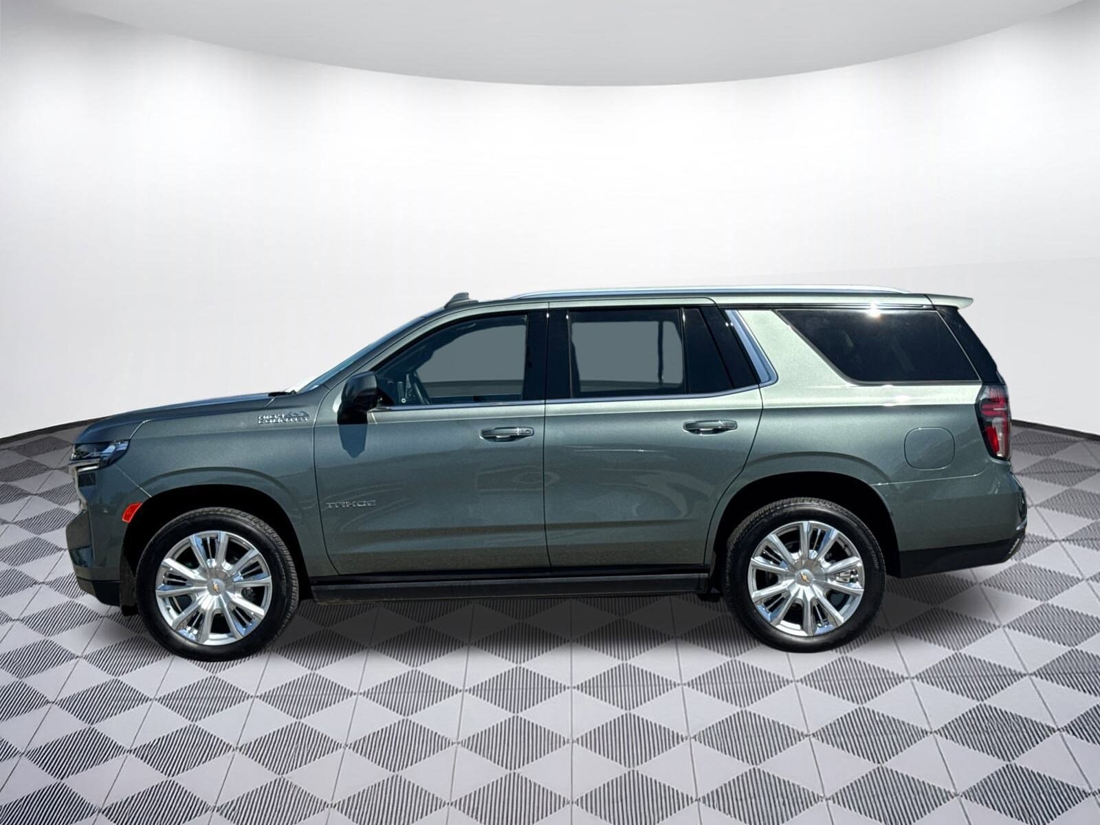 2024 Chevrolet Tahoe High Country photo 2