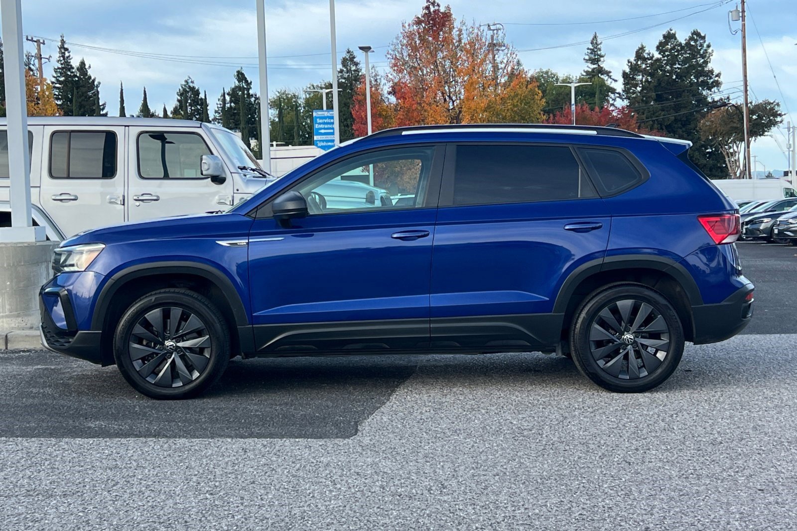 2023 Volkswagen Taos S photo 2