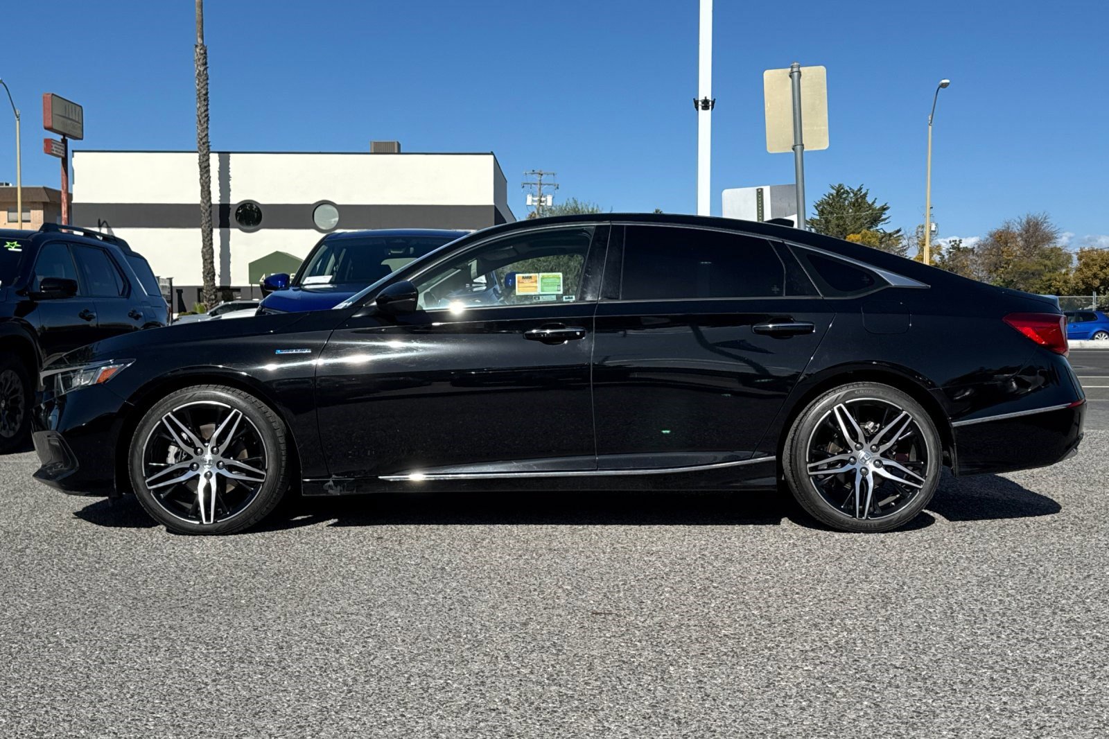 2021 Honda Accord Hybrid Touring photo 2