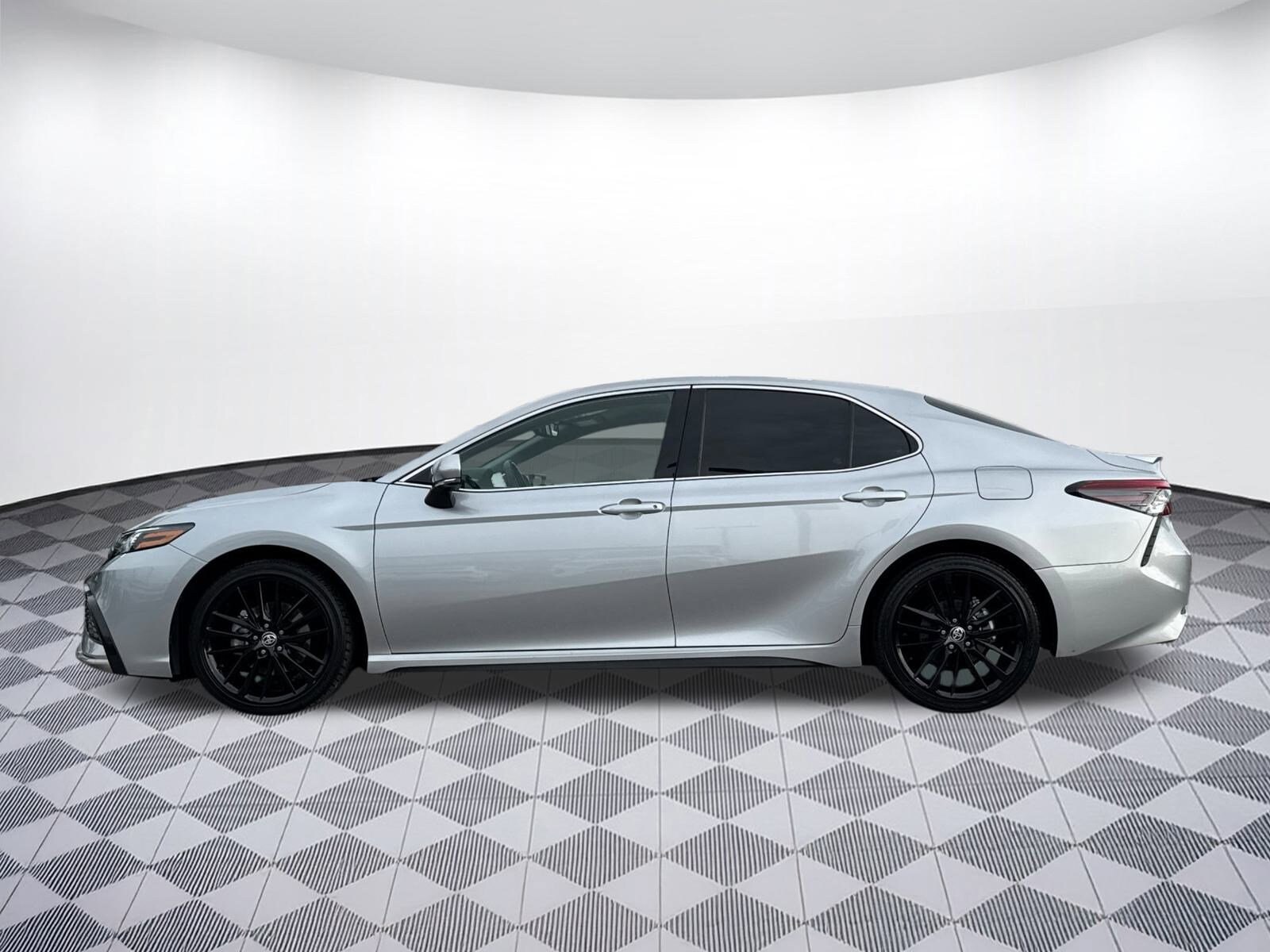 2021 Toyota Camry XSE photo 2