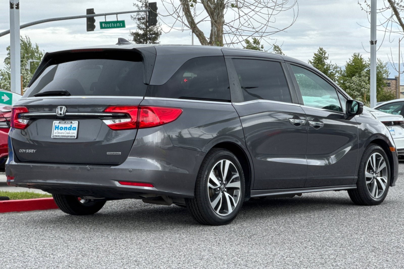 2023 Honda Odyssey Touring photo 3