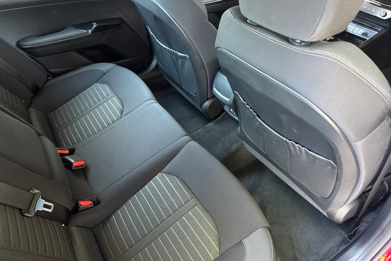 2025 Kia K5 LXS - Photo 30