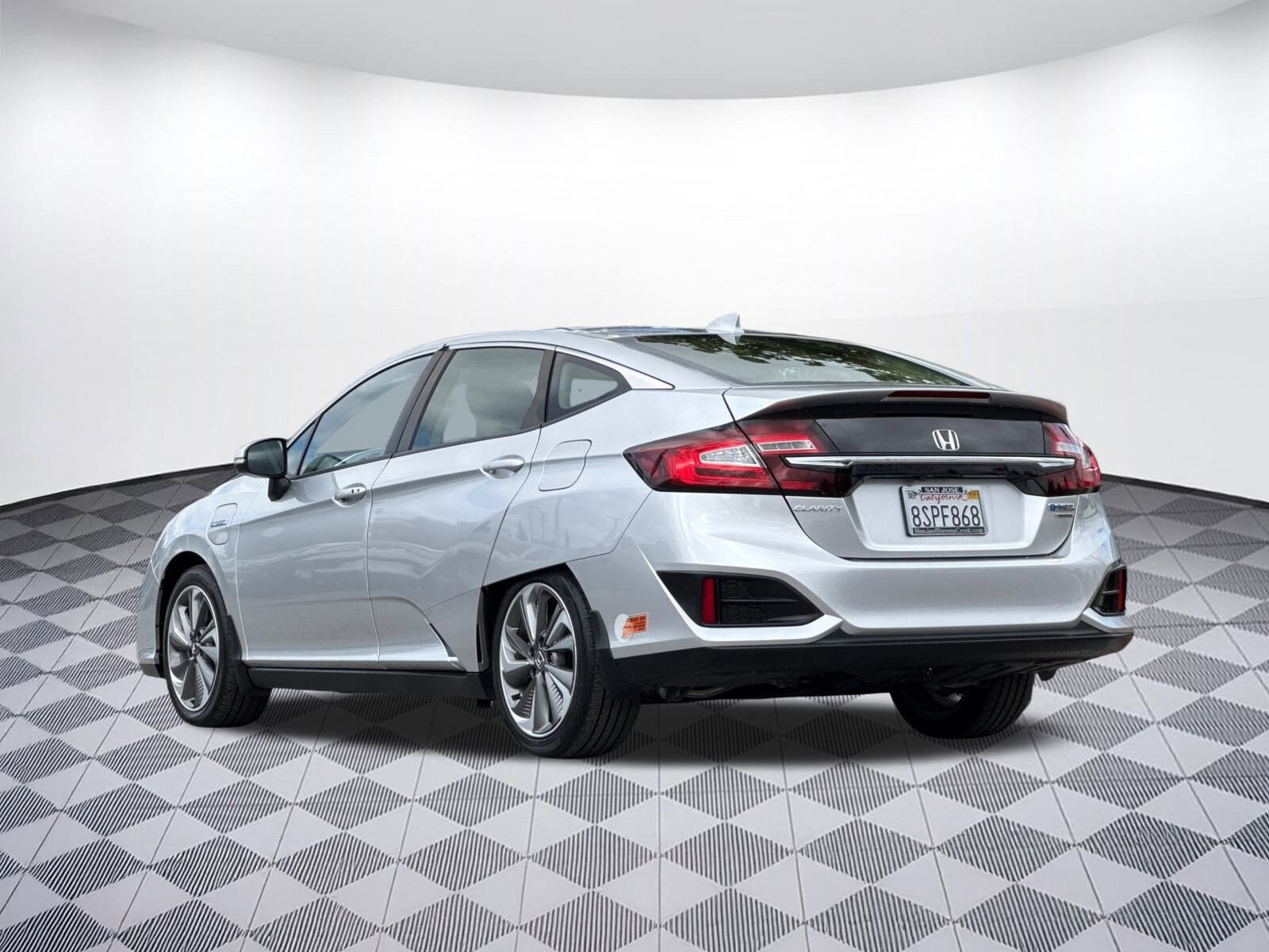 2020 Honda Clarity Plug-In Hybrid Touring photo 3