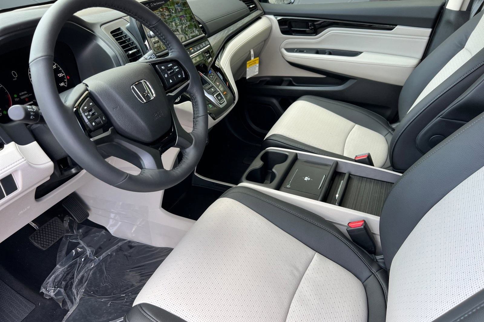 2026 Honda Odyssey Elite photo 4