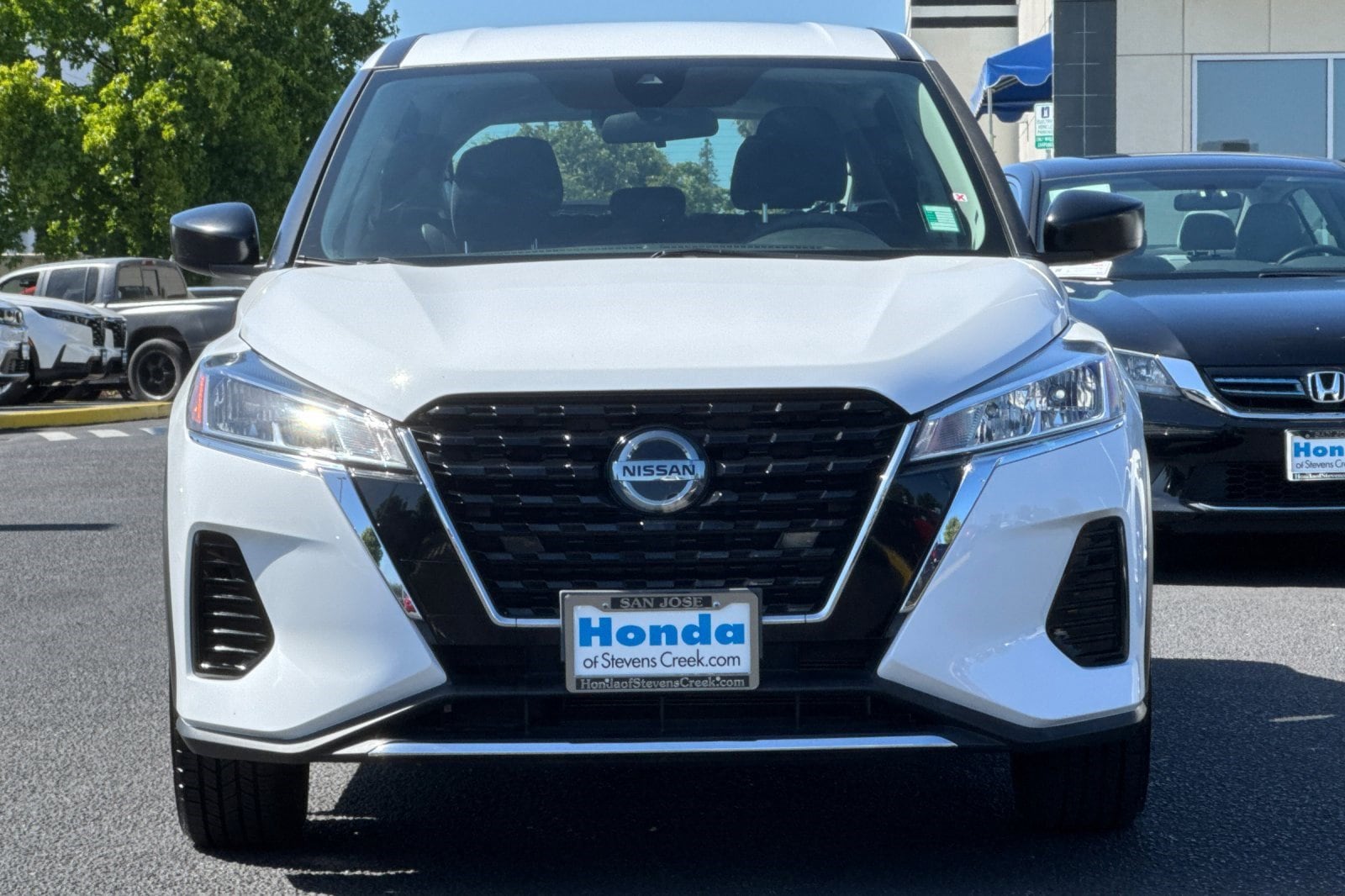 Kicks S SUV