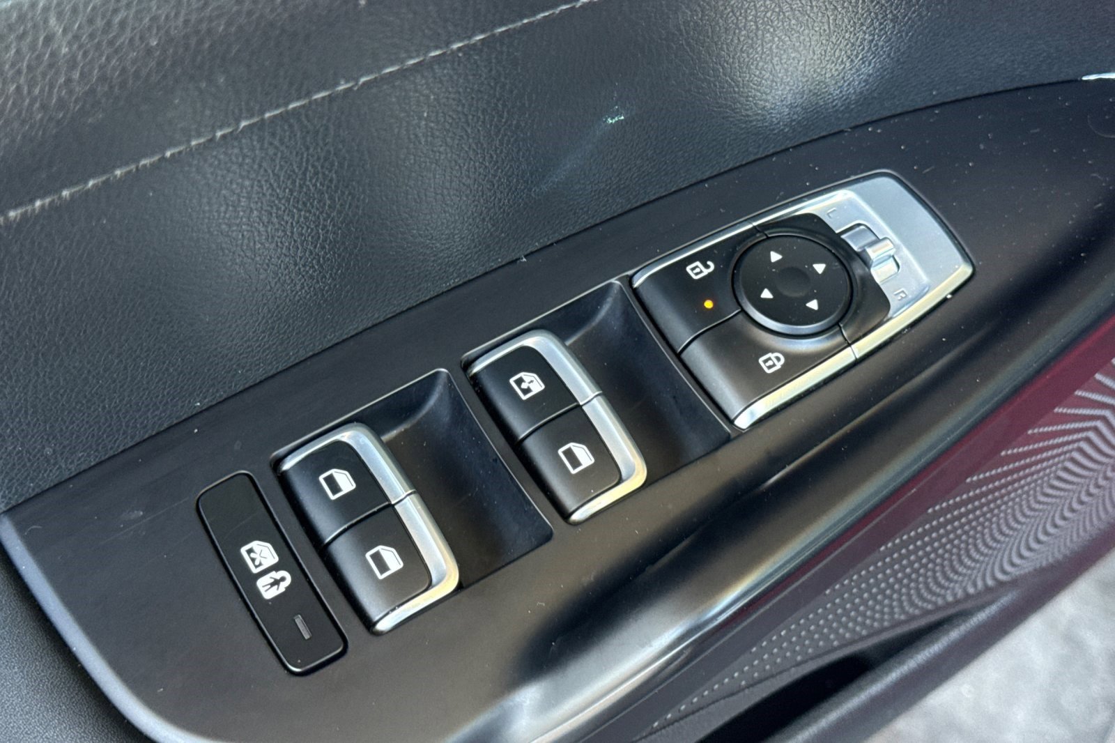 2025 Kia K5 LXS - Photo 12
