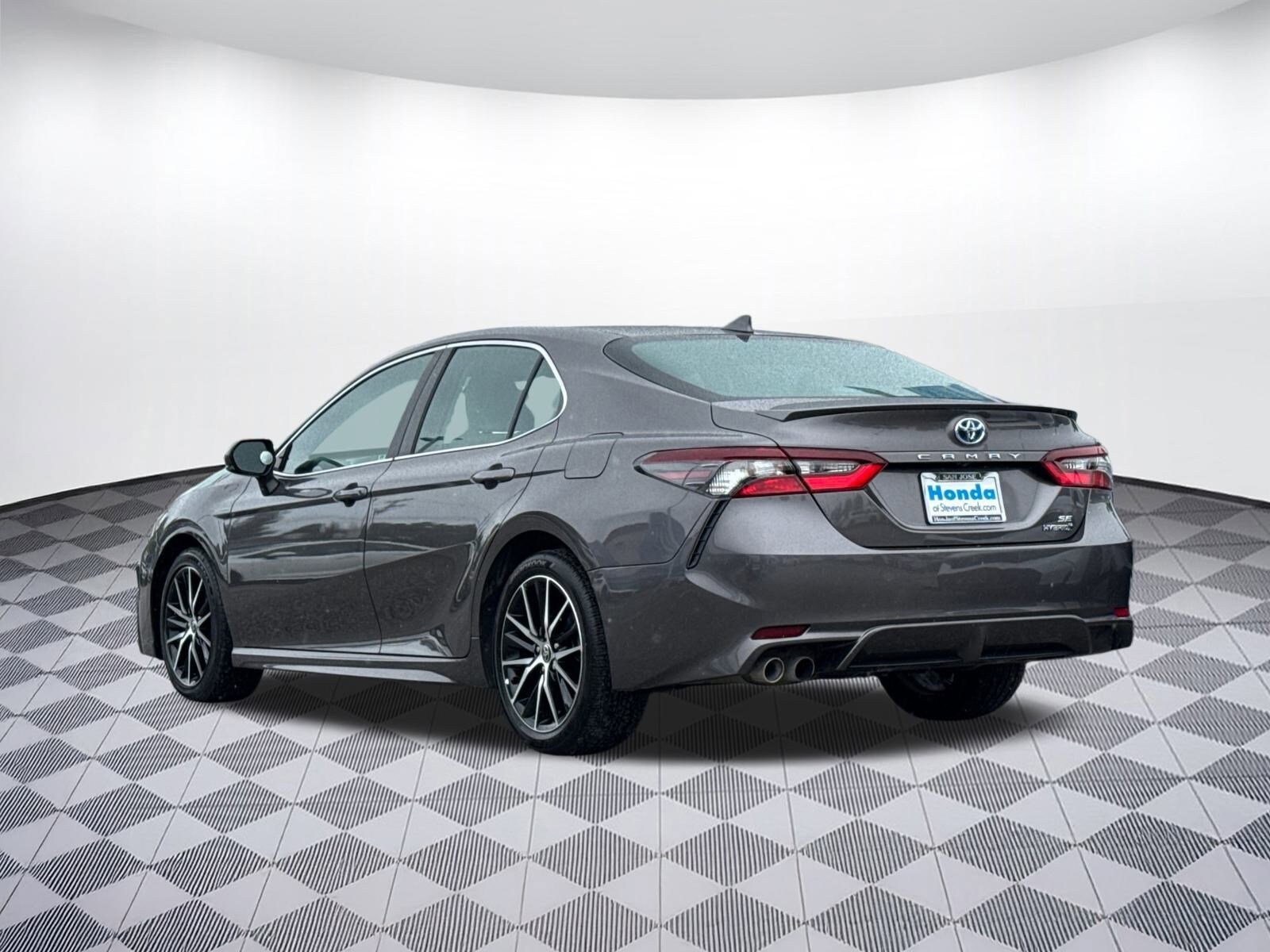2023 Toyota Camry Hybrid SE photo 3