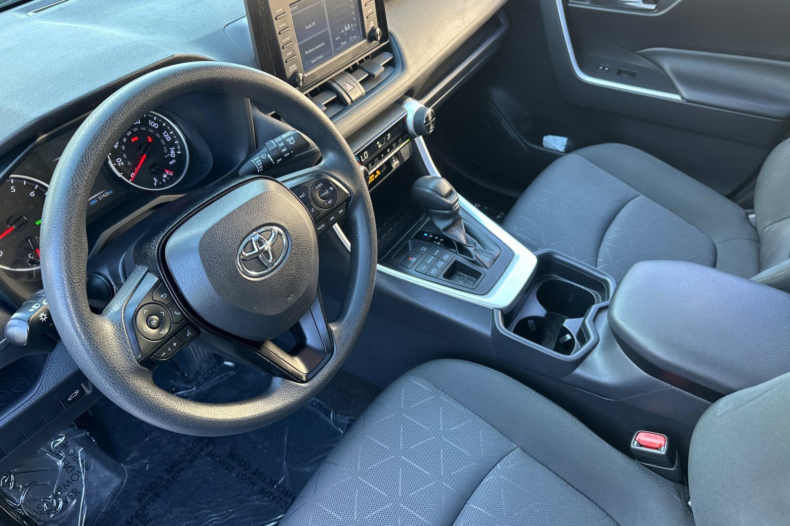 2019 Toyota RAV4 XLE photo 2