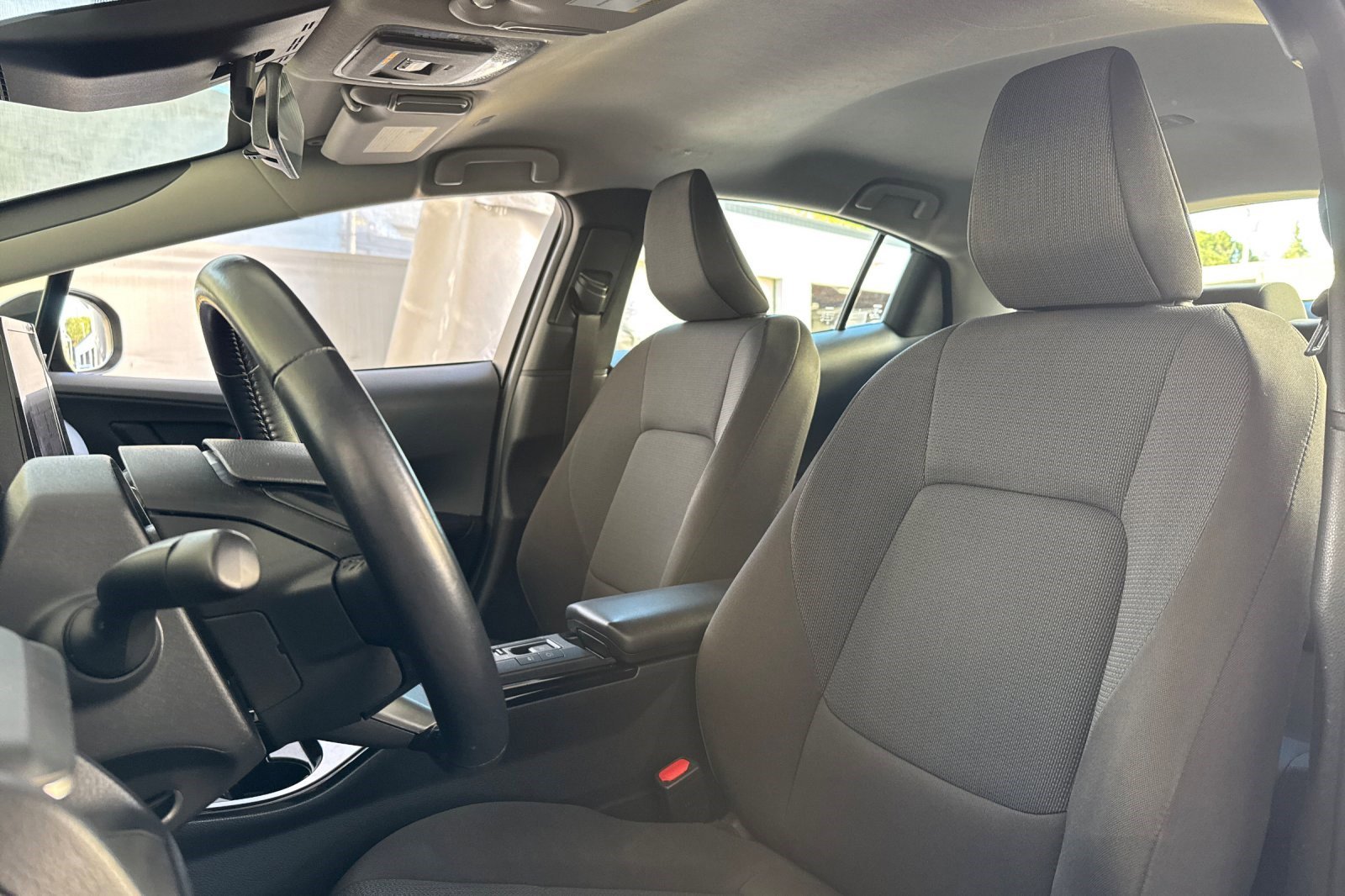 2024 Toyota Prius LE - Photo 23