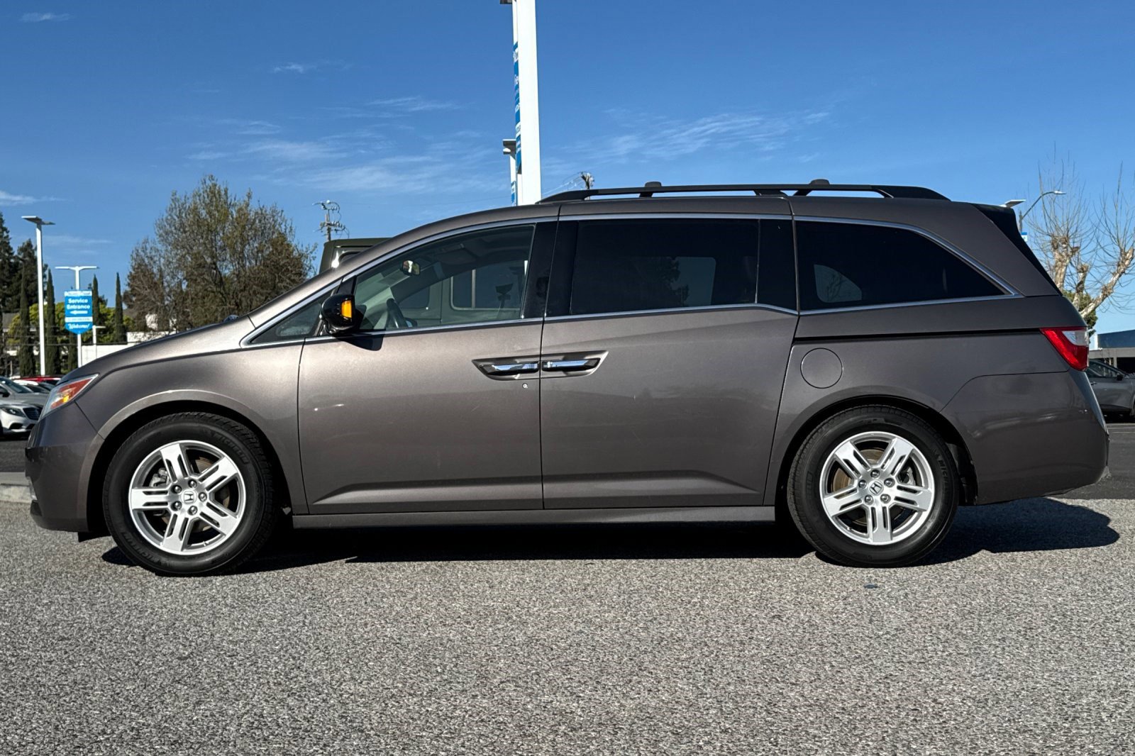 Used 2012 Honda Odyssey Touring with VIN 5FNRL5H94CB001611 for sale in Concord, CA