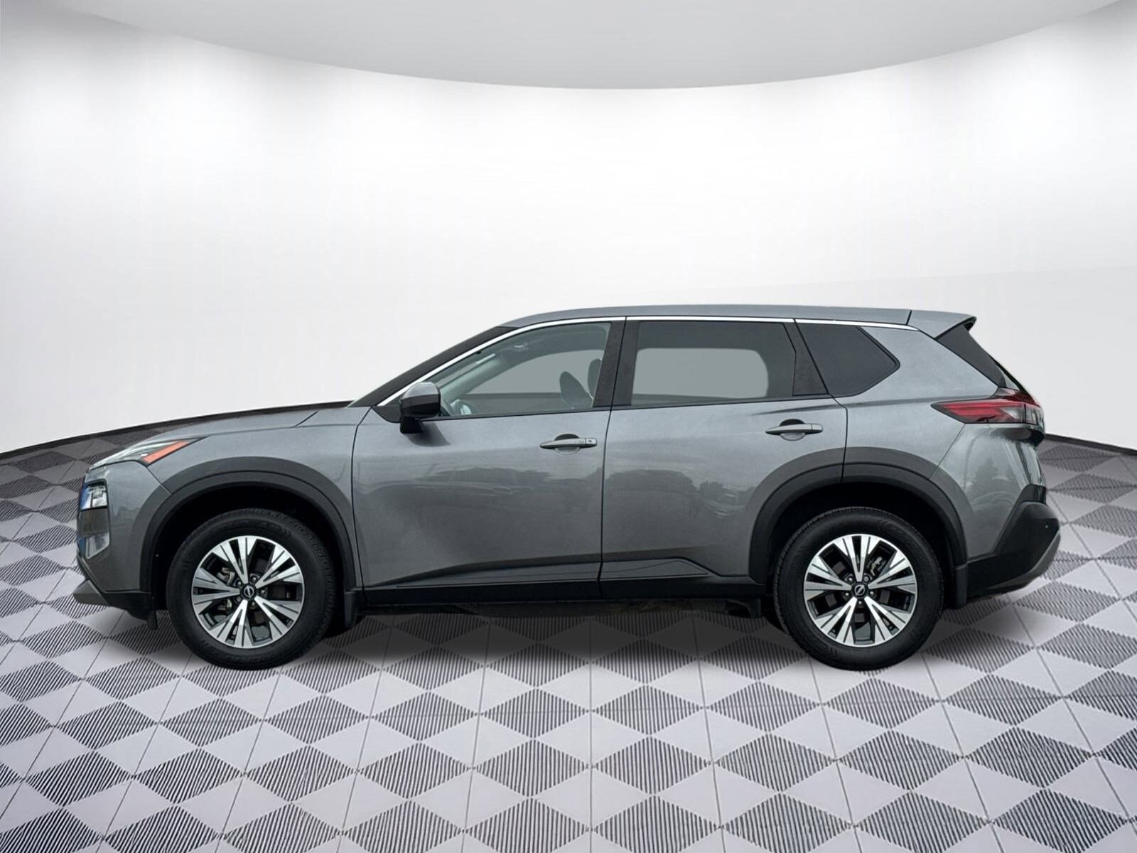 2023 Nissan Rogue SV photo 2