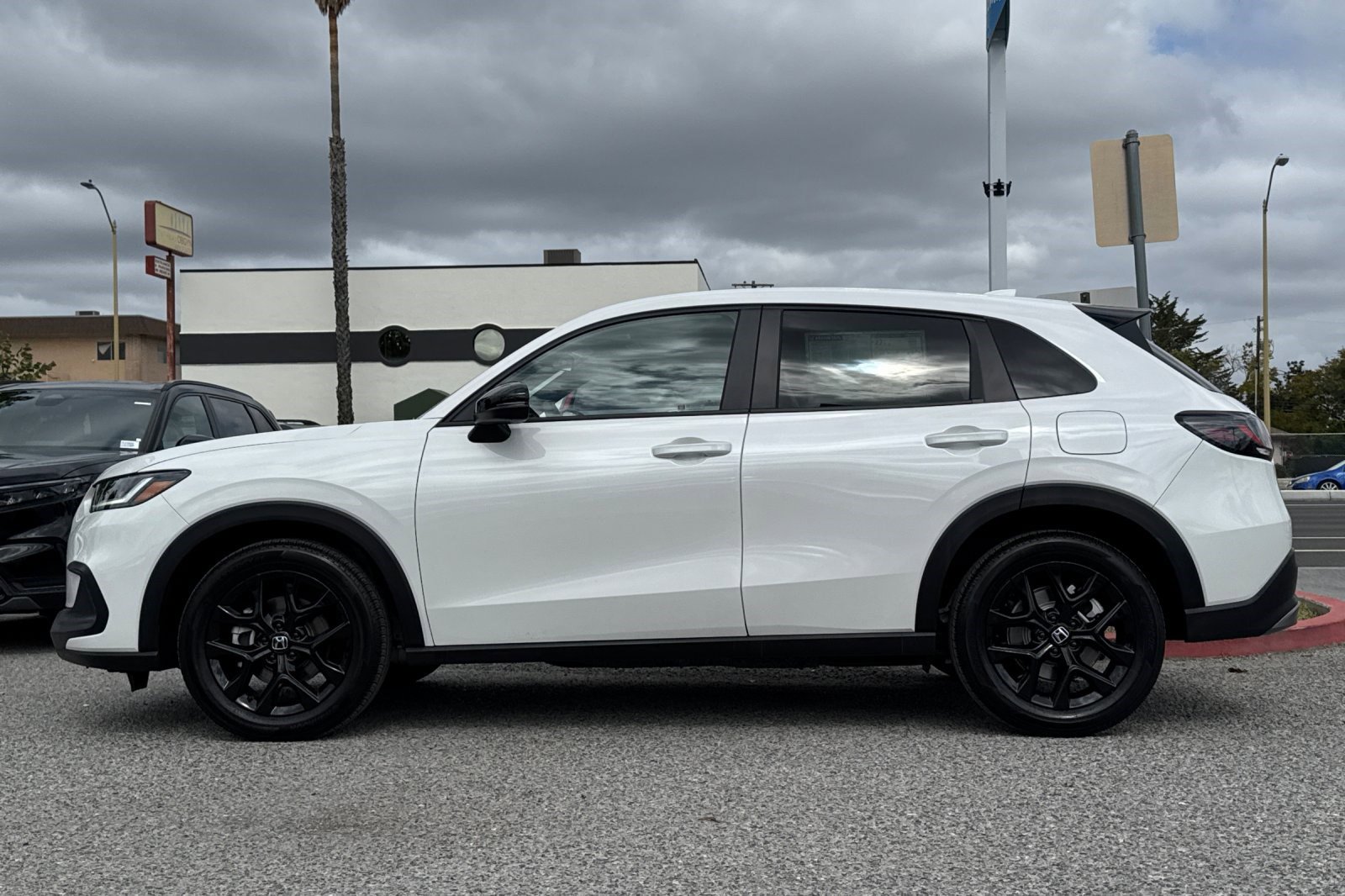 2025 Honda HR-V Sport photo 2