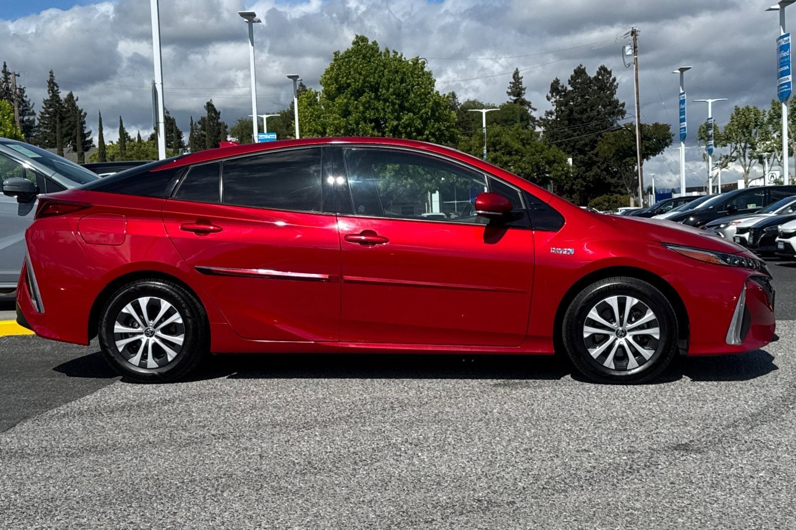 2020 Toyota Prius Prime LE photo 6