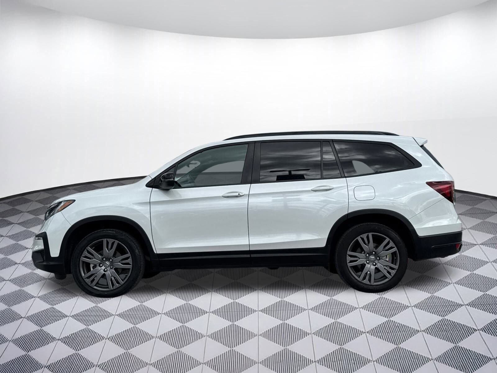 2022 Honda Pilot Sport photo 2