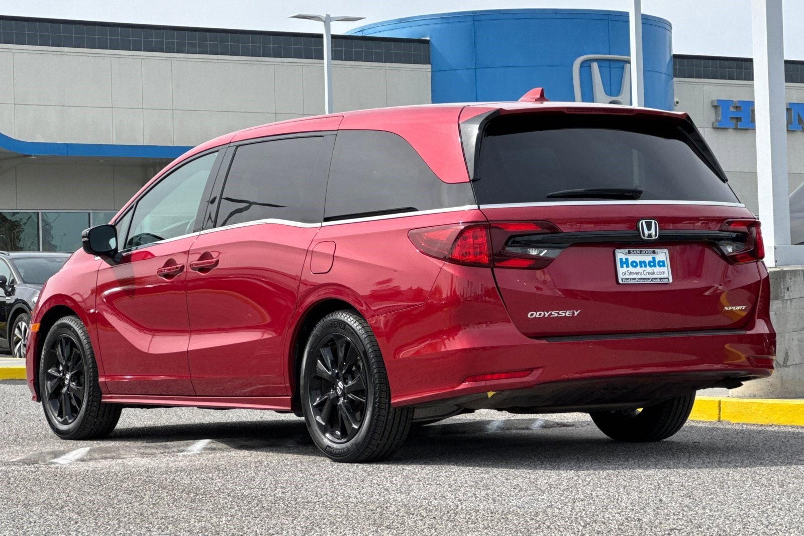 2023 Honda Odyssey Sport photo 2