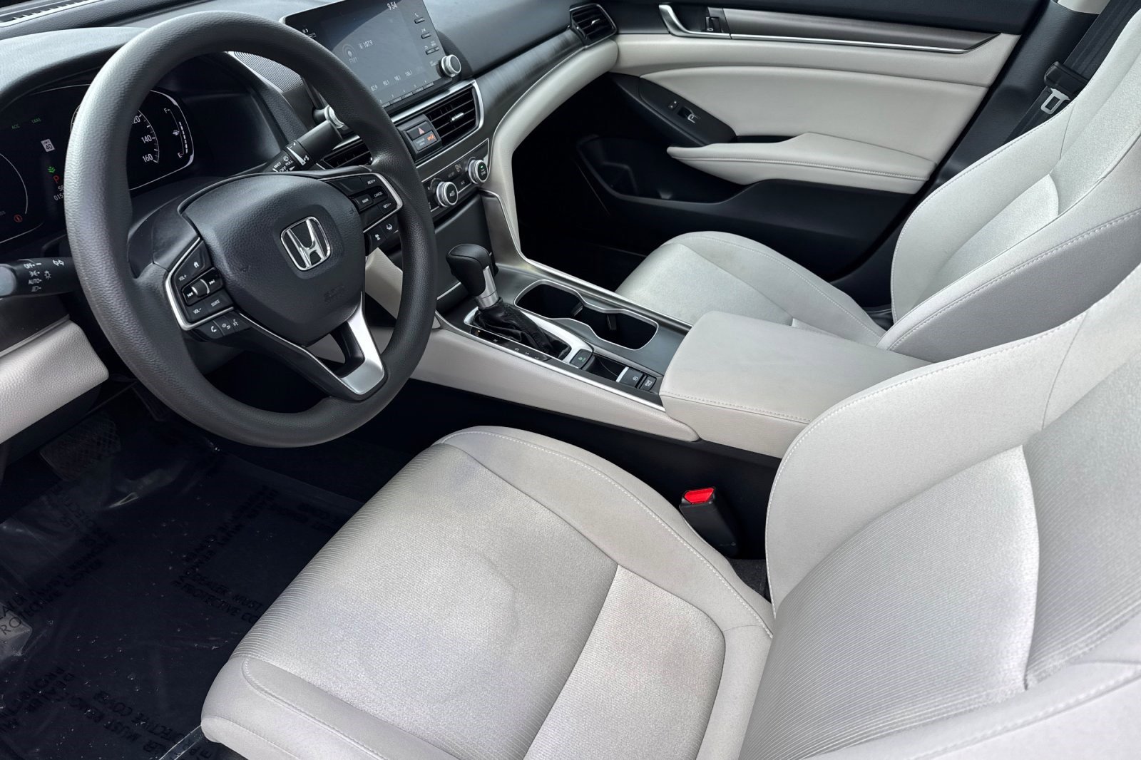 2018 Honda Accord LX photo 4