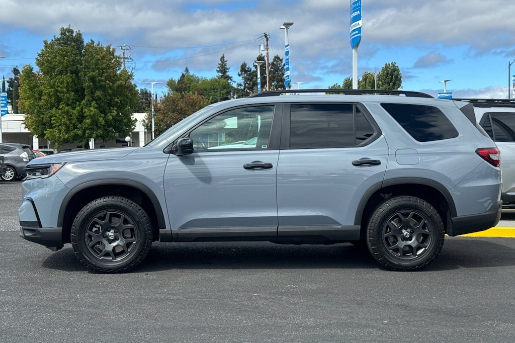 Certified 2025 Honda Pilot TrailSport SUV
