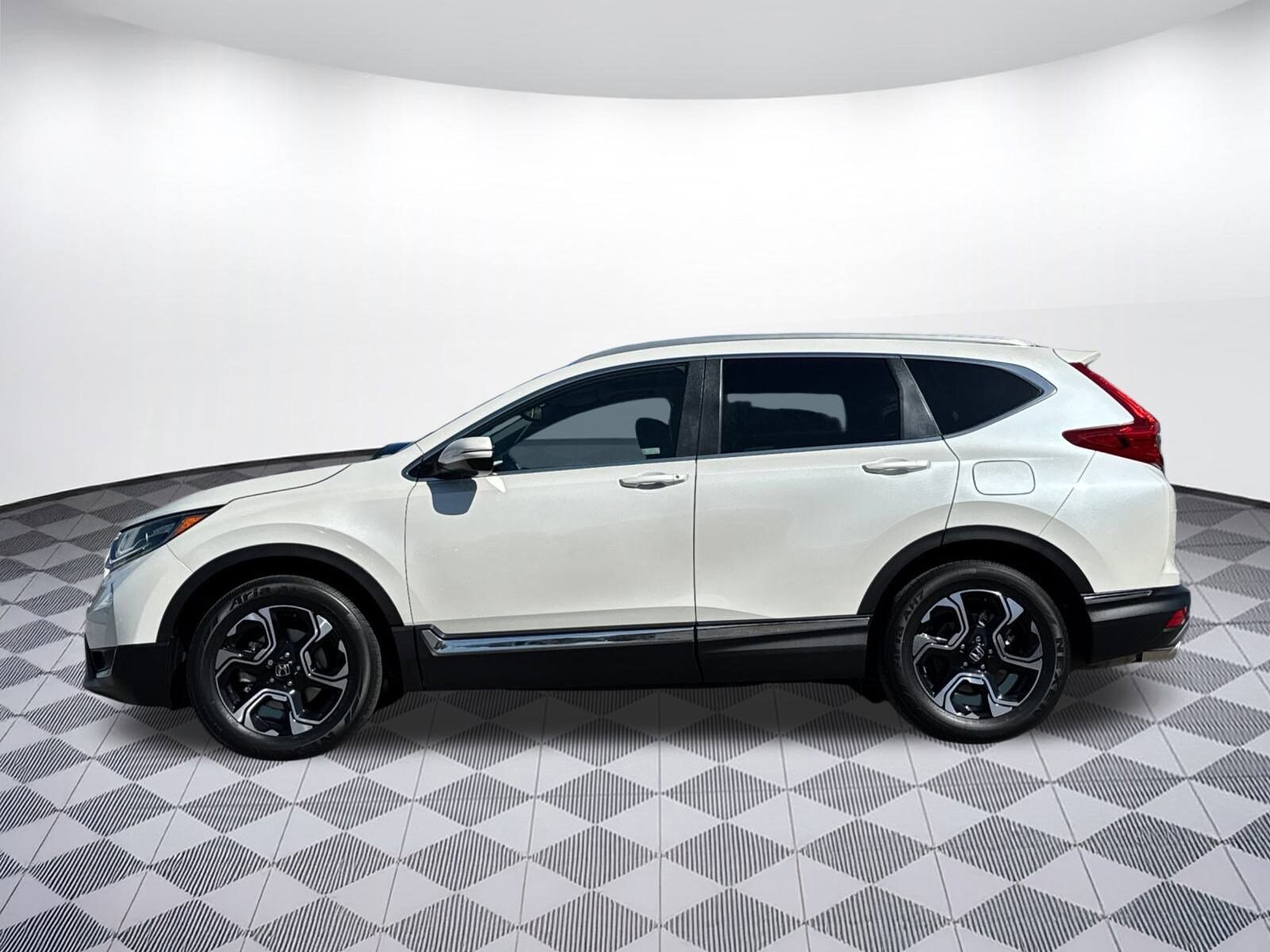 2018 Honda CR-V Touring photo 2