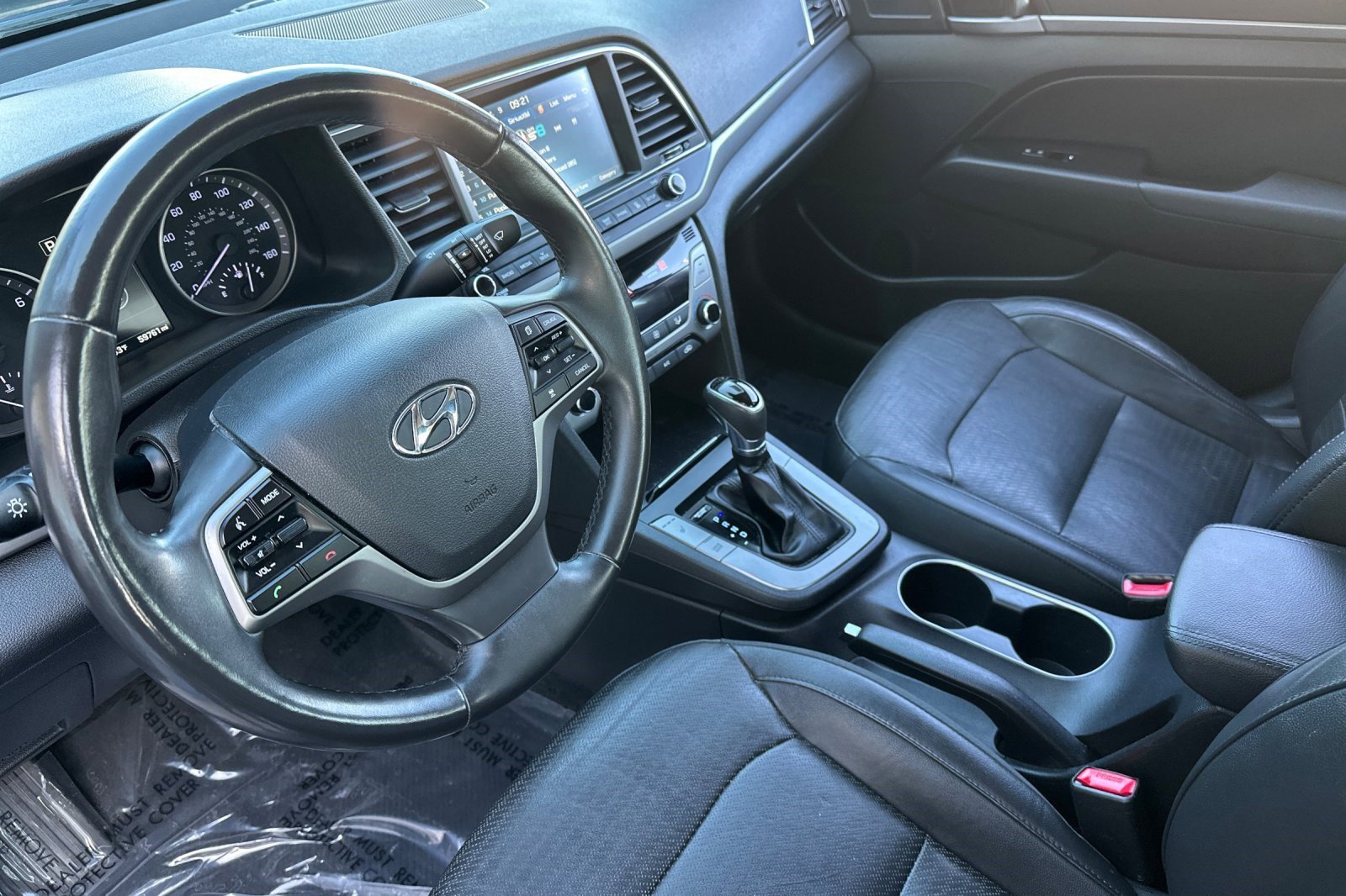 2017 Hyundai Elantra Limited photo 4