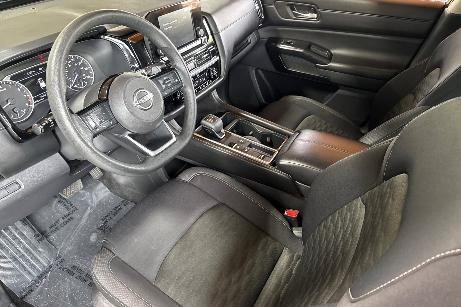 2022 Nissan Pathfinder S photo 4
