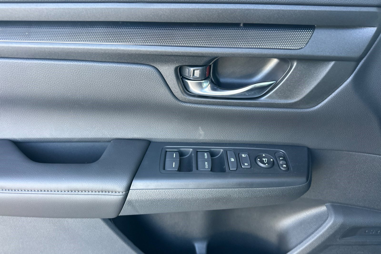 2026 Honda CR-V EX photo 4