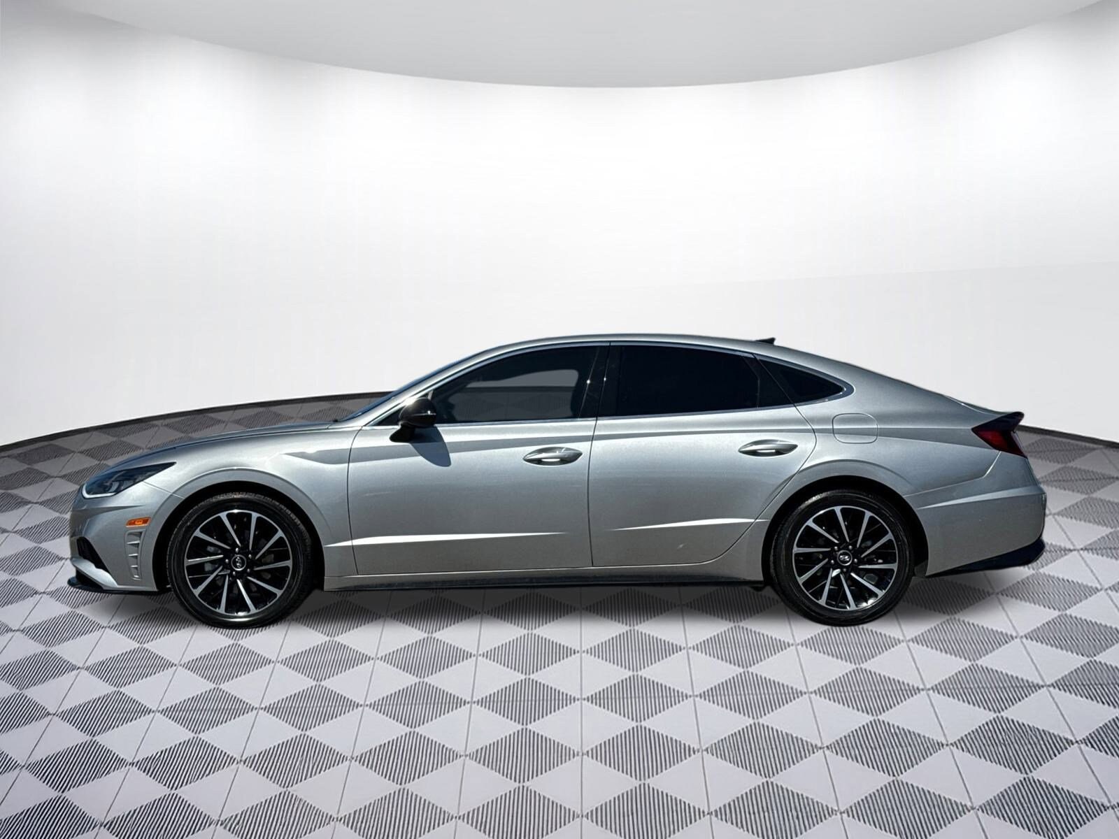 2020 Hyundai Sonata SEL Plus photo 2