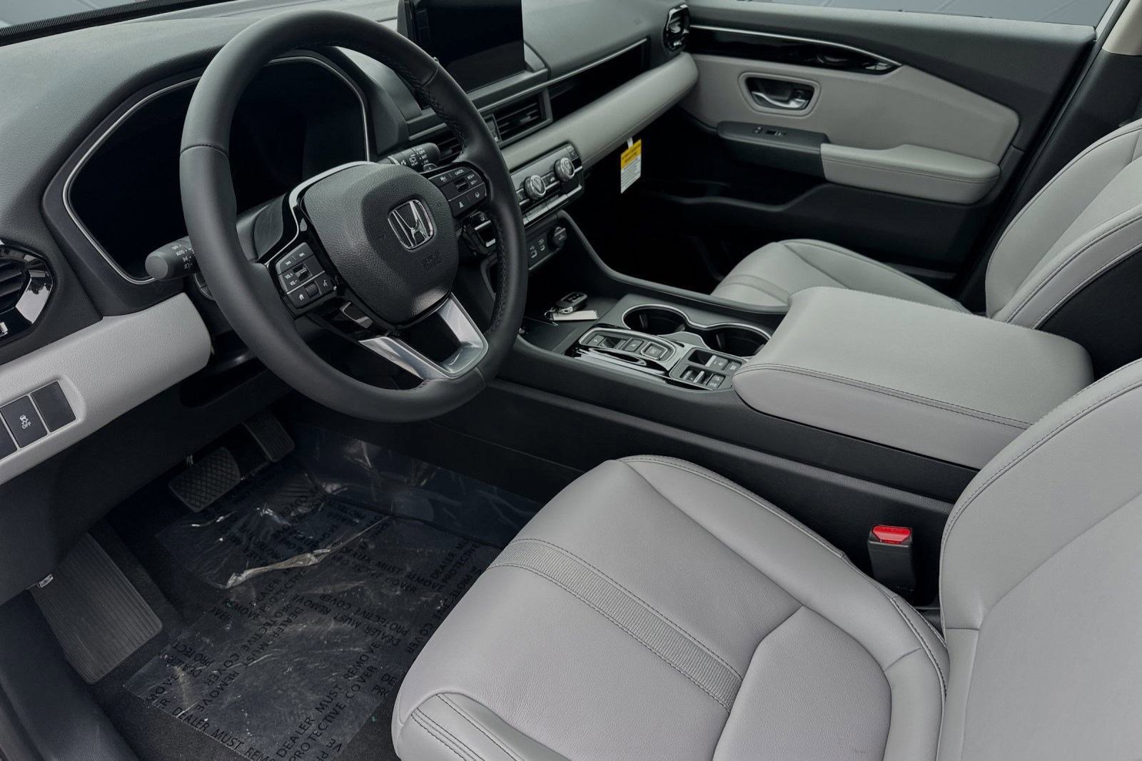2025 Honda Pilot Touring photo 4