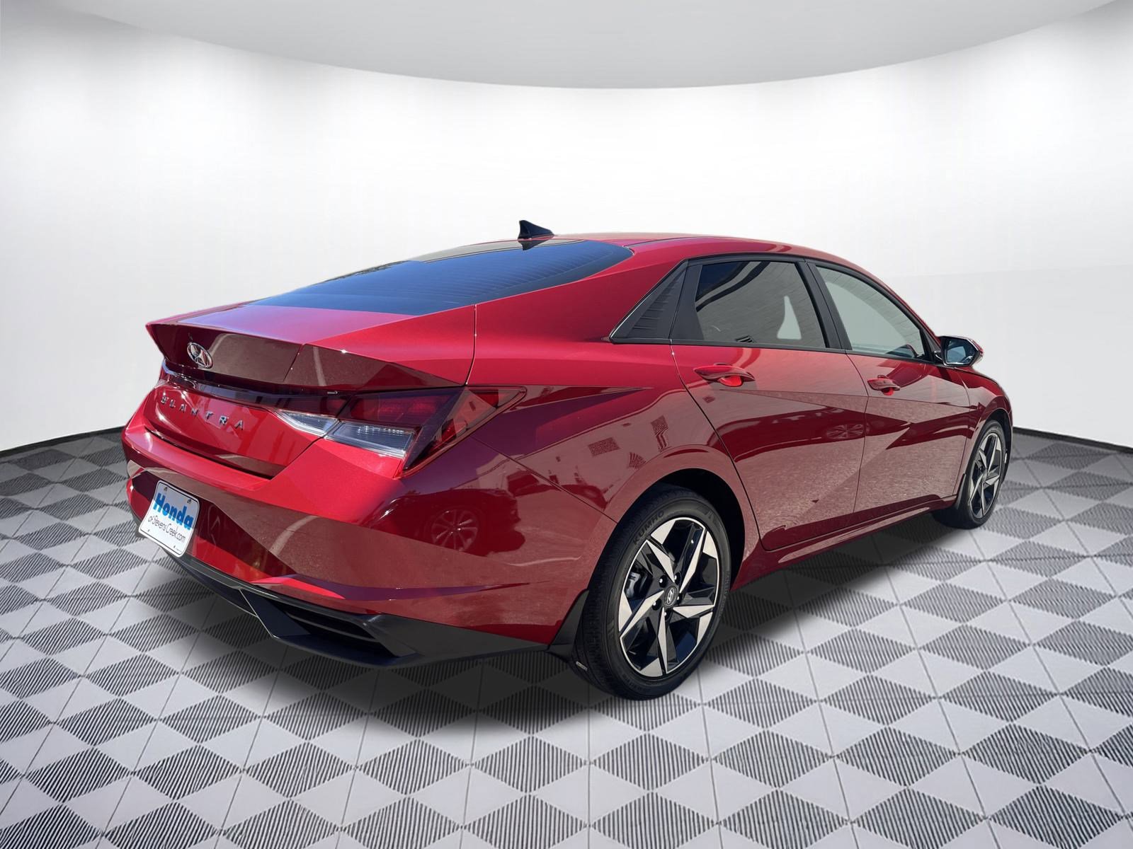 2023 Hyundai Elantra SEL photo 3