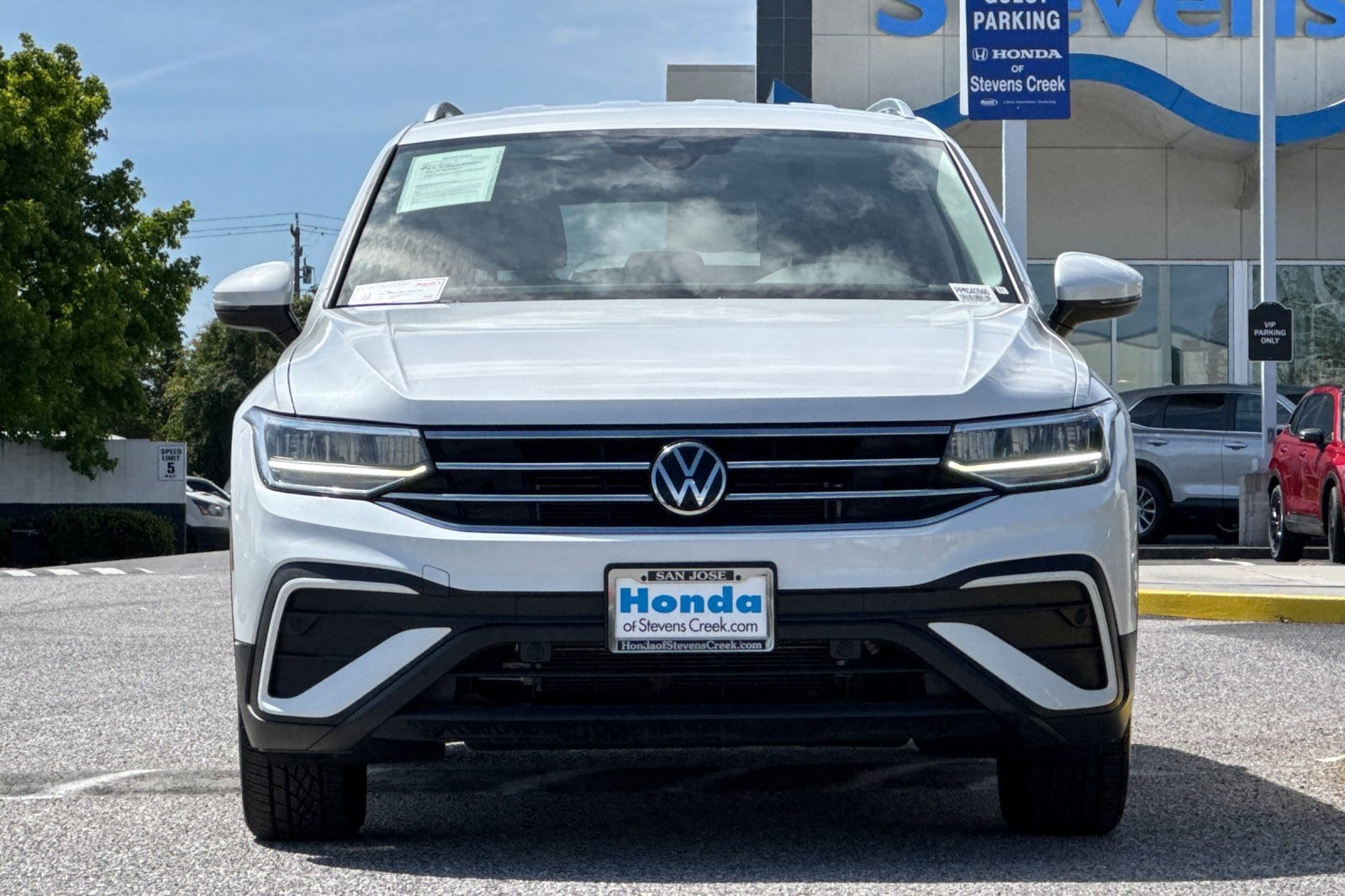 2023 Volkswagen Tiguan 2.0T SE photo 4