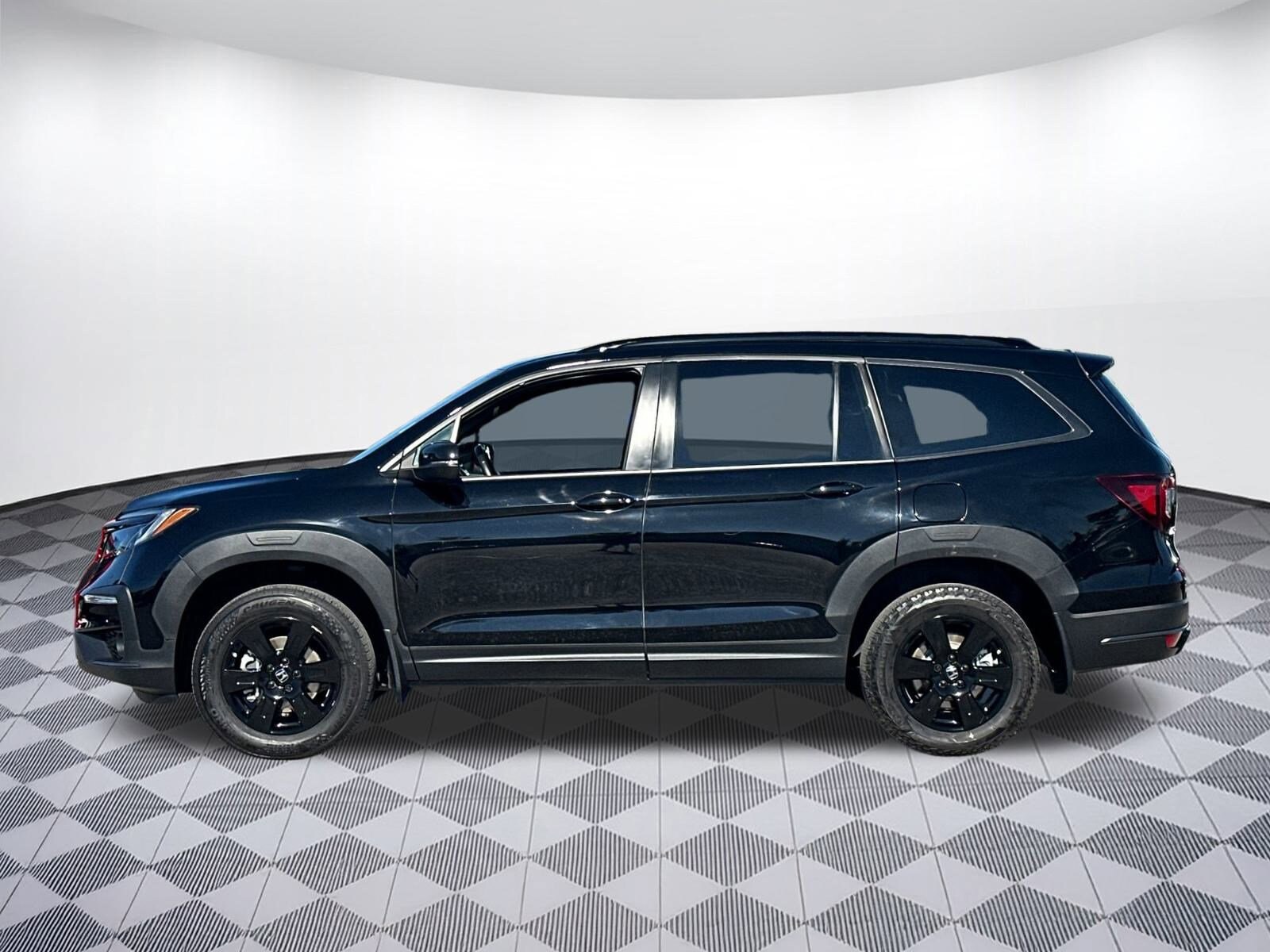 2022 Honda Pilot TrailSport photo 2
