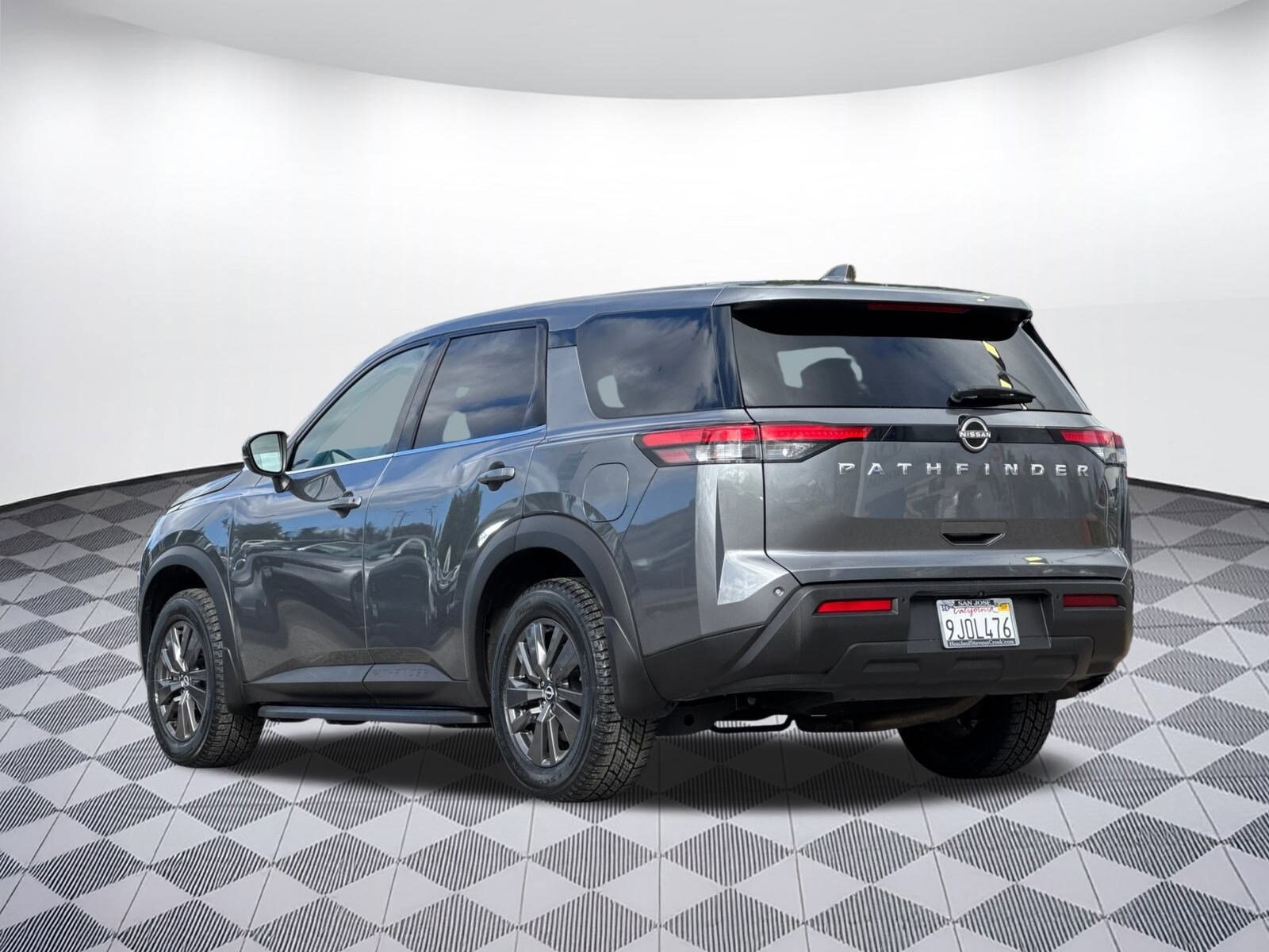 2022 Nissan Pathfinder S photo 3