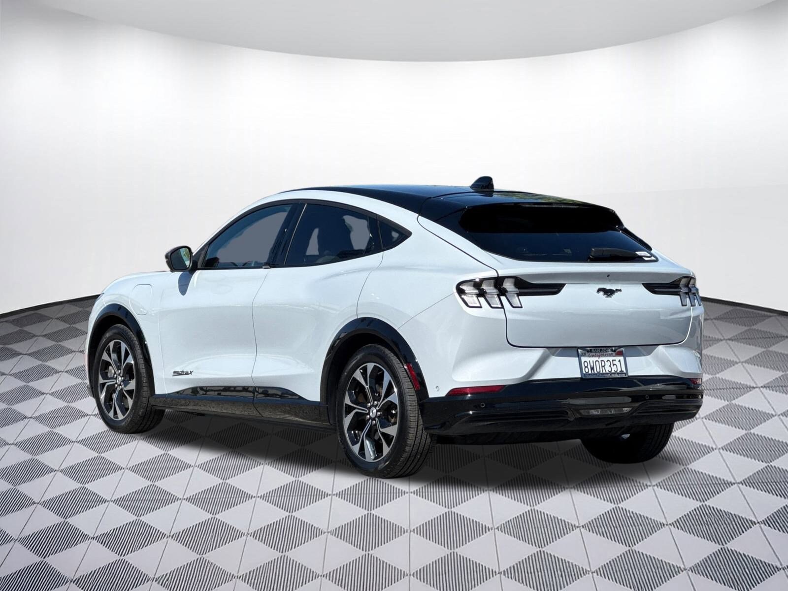 2021 Ford Mustang Mach-E Premium photo 3