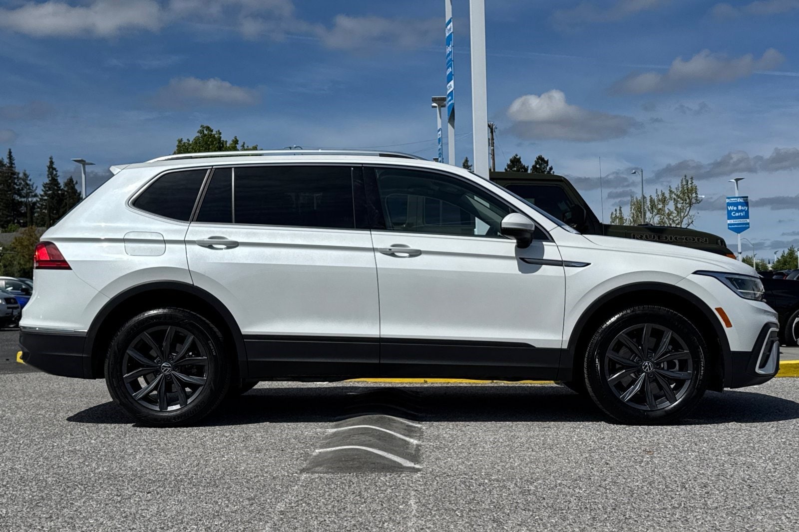 2023 Volkswagen Tiguan 2.0T SE photo 6