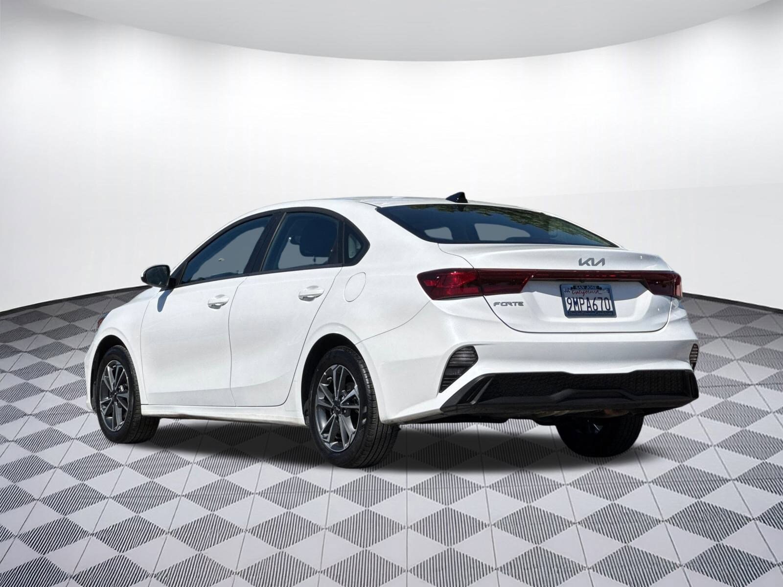 2024 Kia Forte LXS photo 3