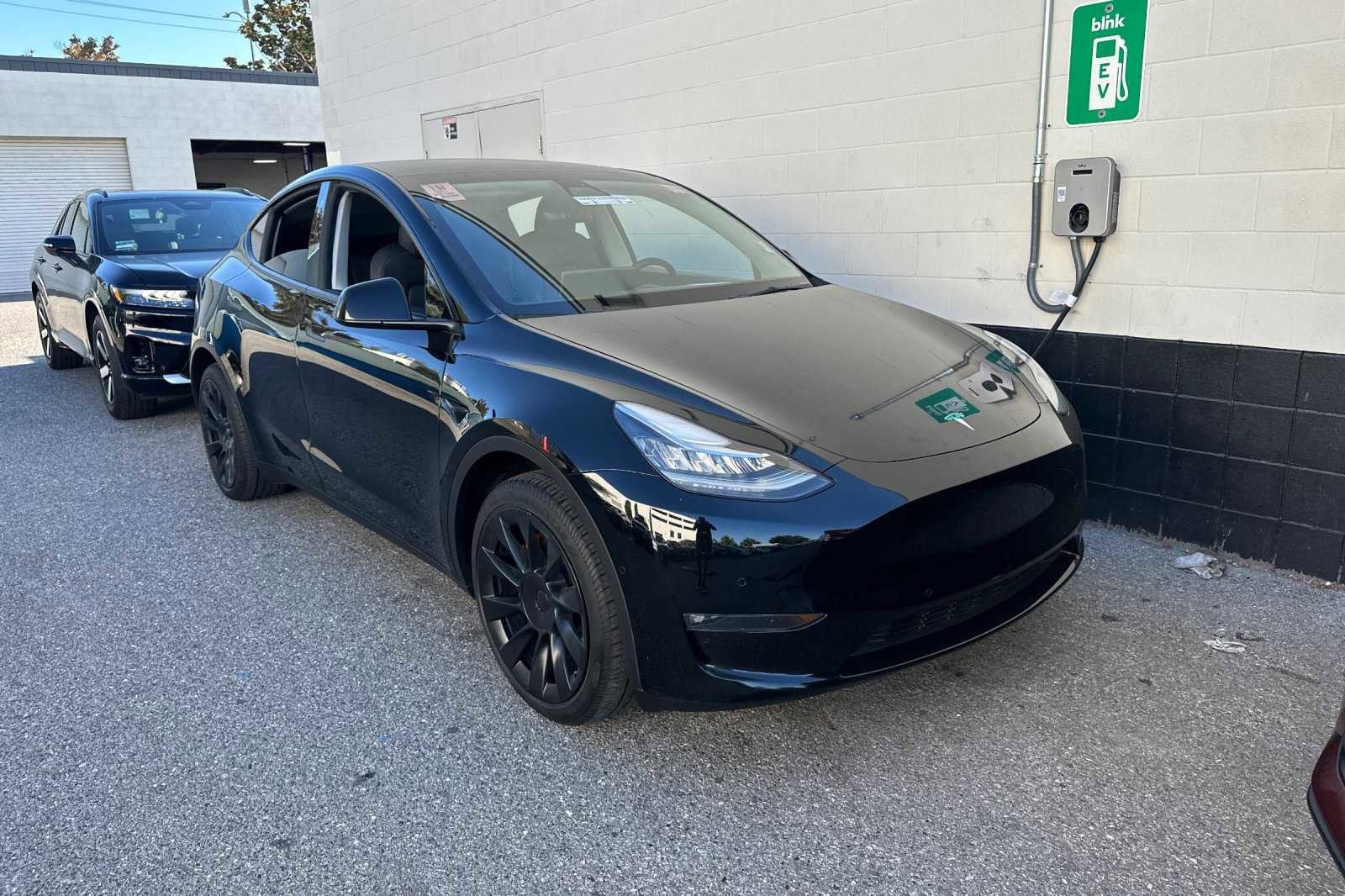 Used 2021 Tesla Model Y Long Range with VIN 5YJYGDEE1MF218840 for sale in San Jose, CA