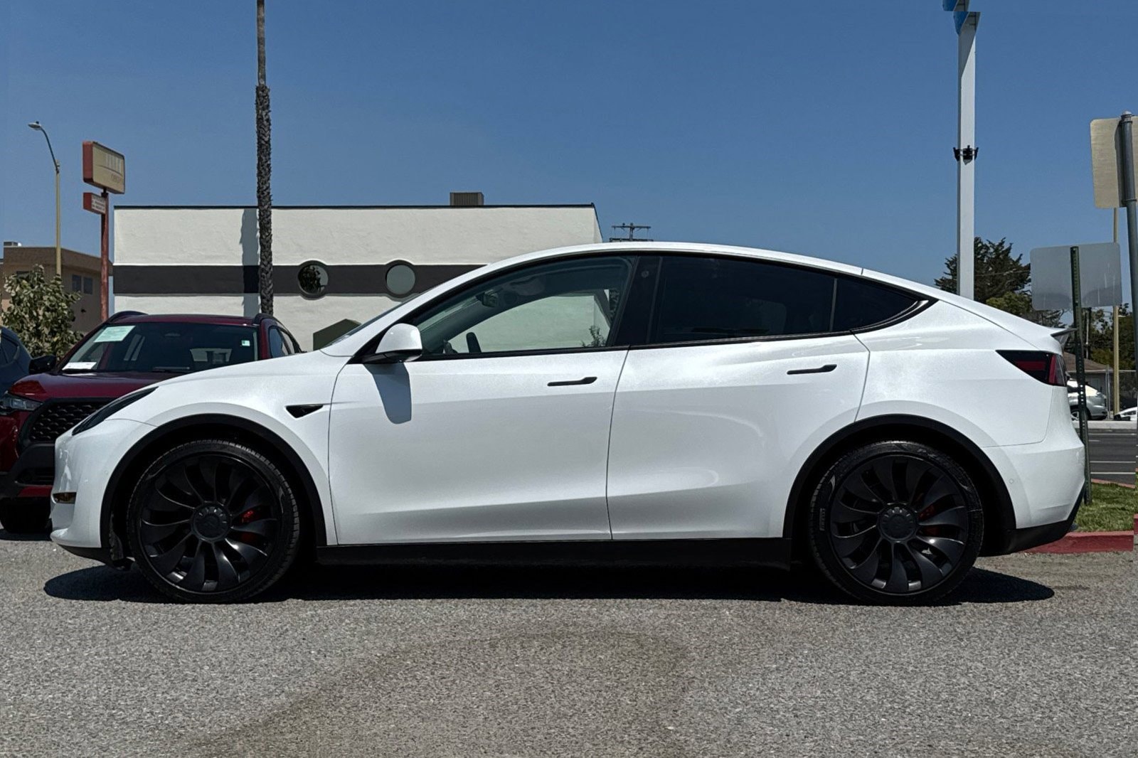 Used 2022 Tesla Model Y Performance with VIN 7SAYGDEF3NF409818 for sale in Northfield, Minnesota