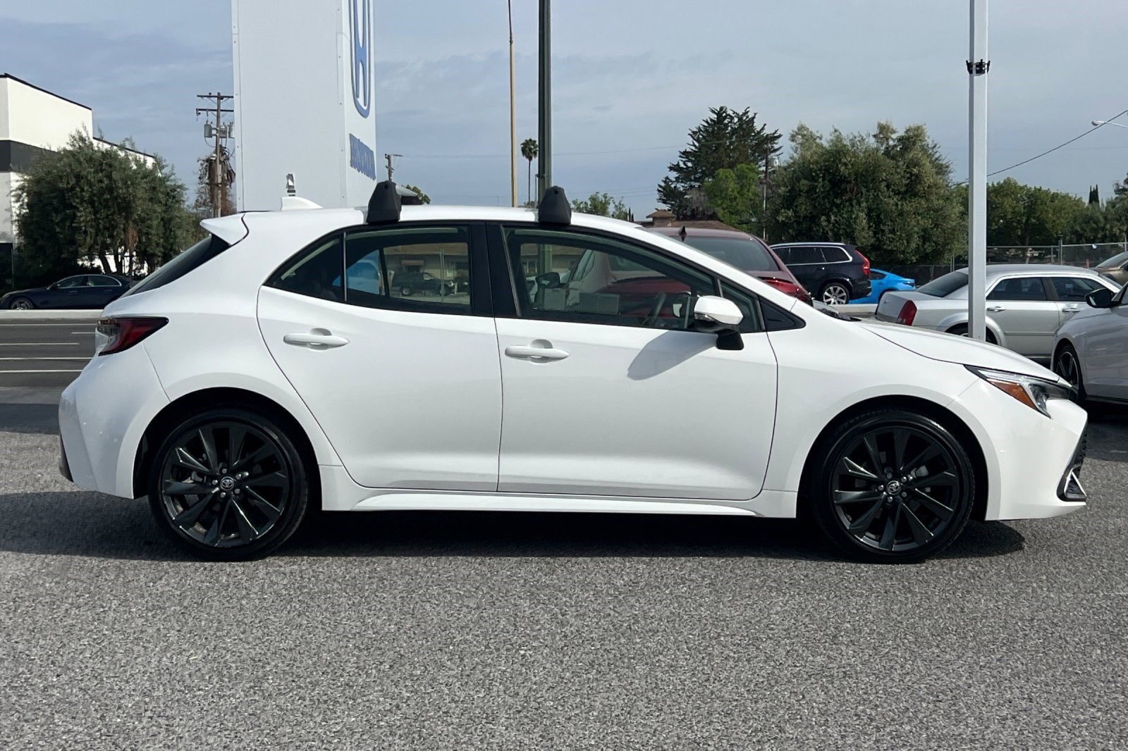 2024 Toyota Corolla Hatchback XSE photo 6